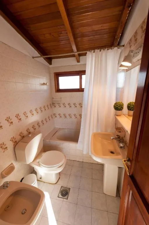 Bathroom in Tunqueley Hotel