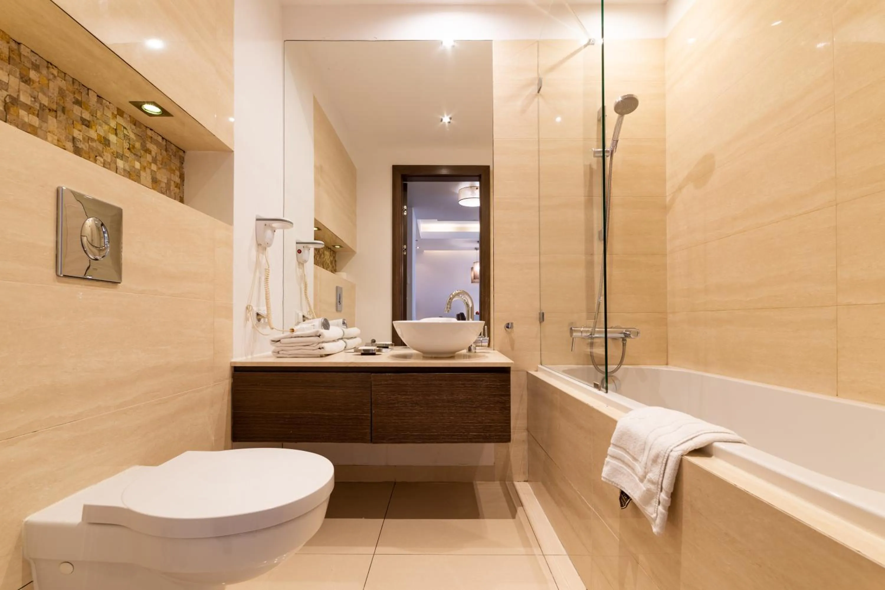 Bathroom in Platinum Towers E-Apartments