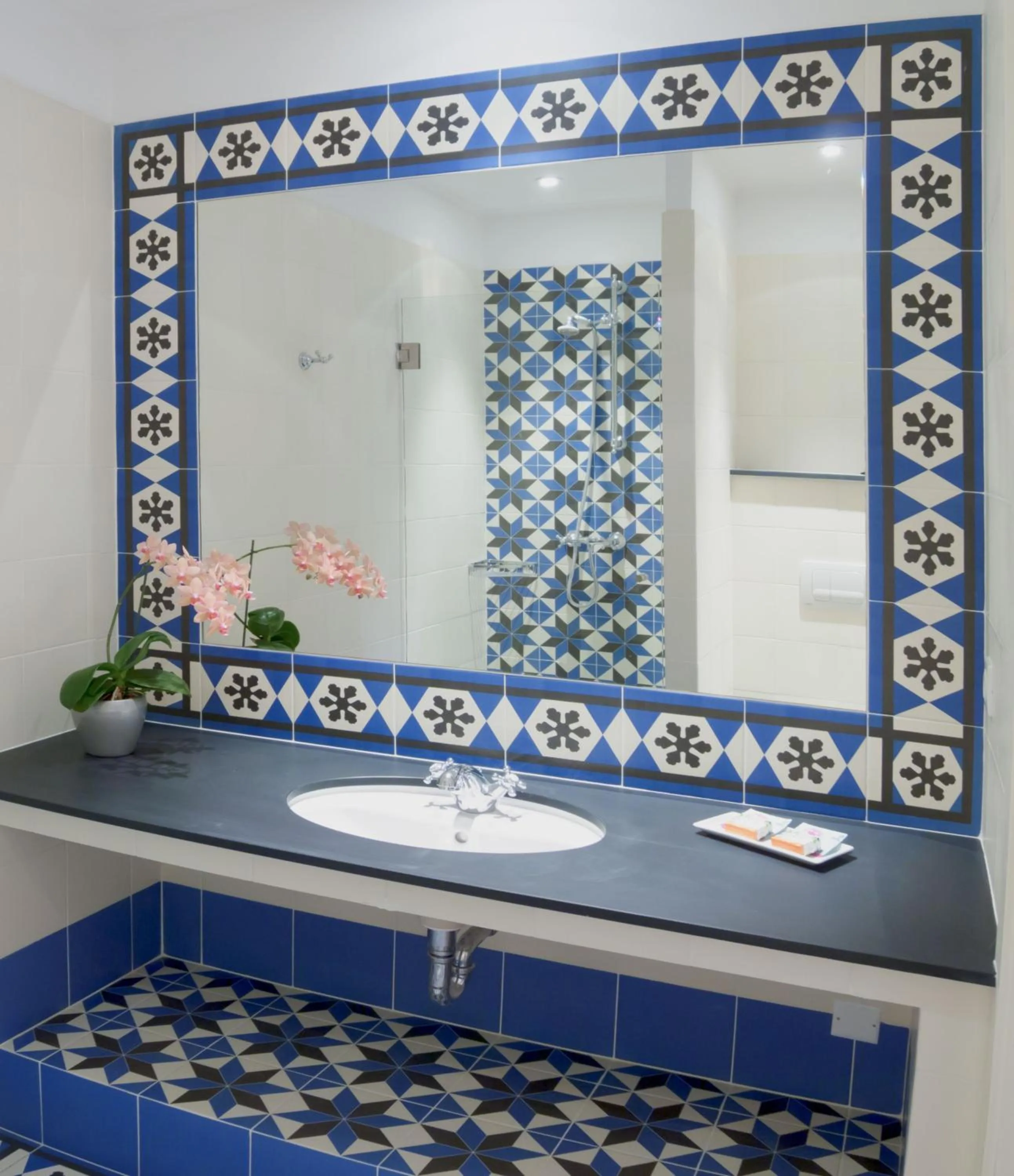 Bathroom in Hotel La Regence