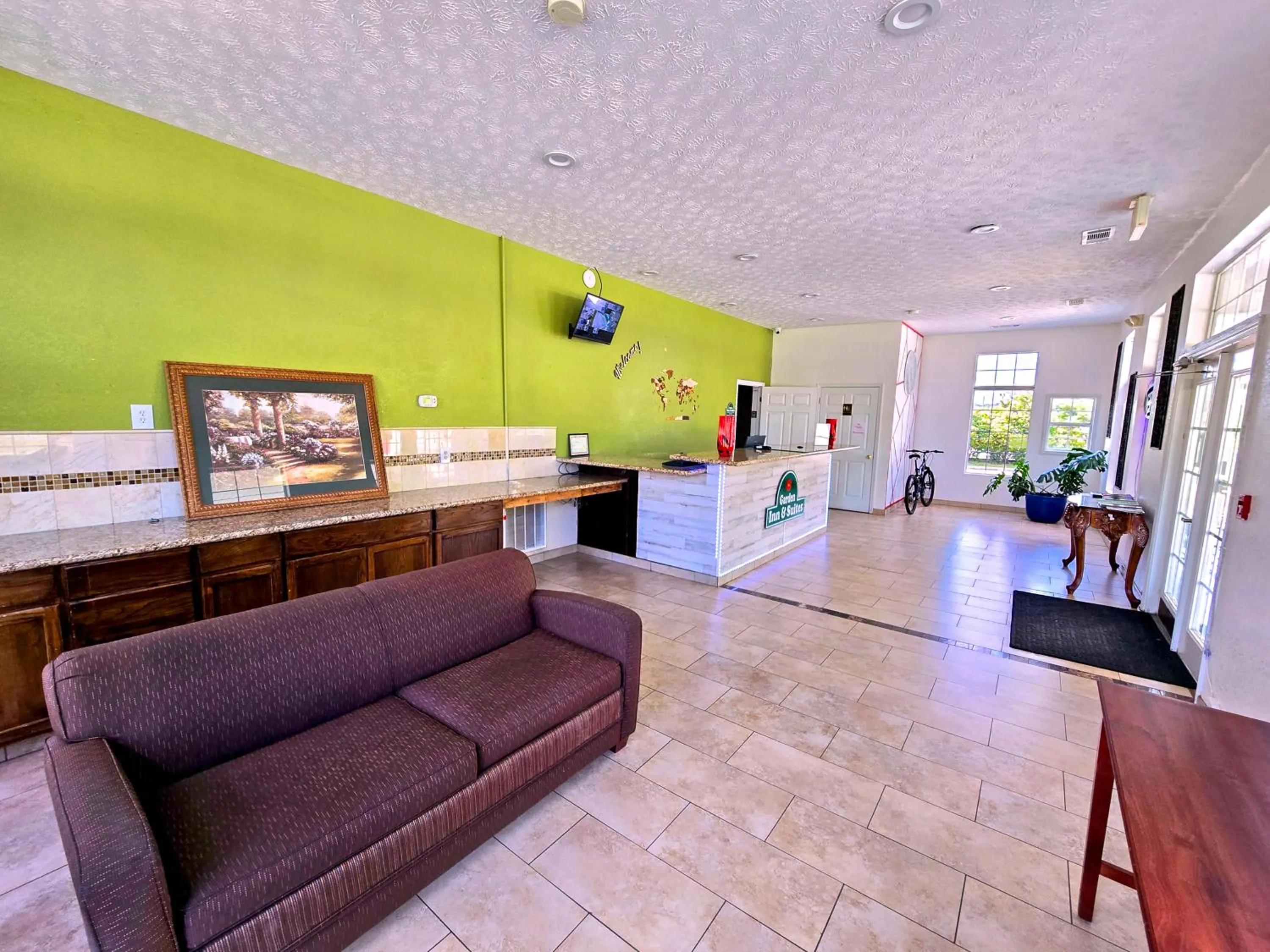 Lobby or reception in Garden Inn and Suites near Callaway Gardens Pine Mountain