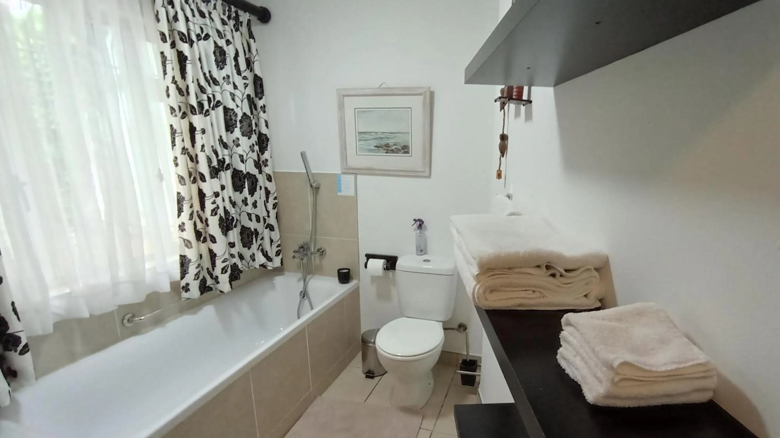 Hot Tub in Alba House Guest House