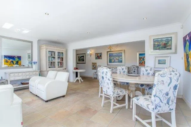 Restaurant/places to eat in Alba House Guest House