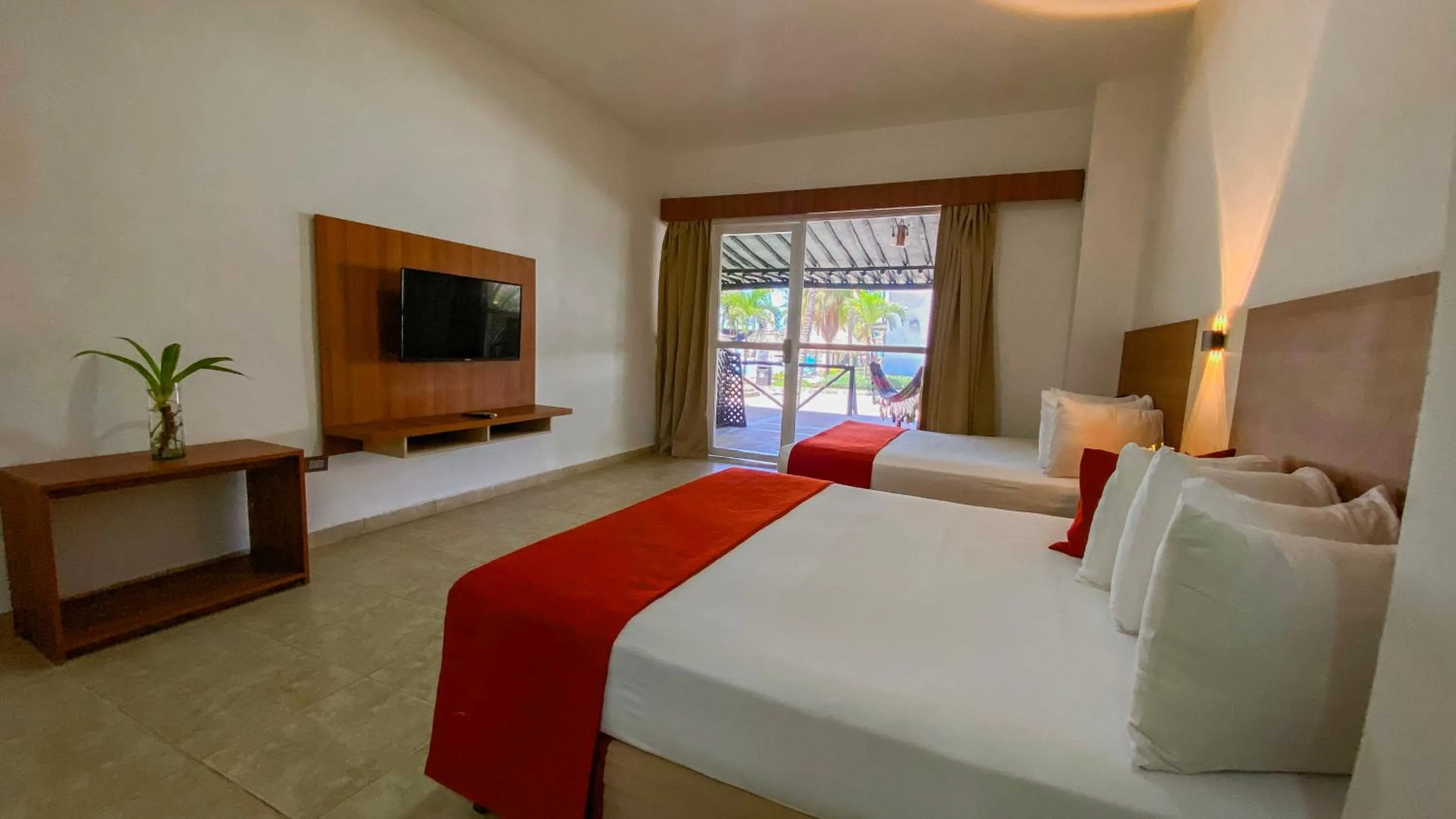 TV and multimedia, Bed in Sunsol Isla Caribe