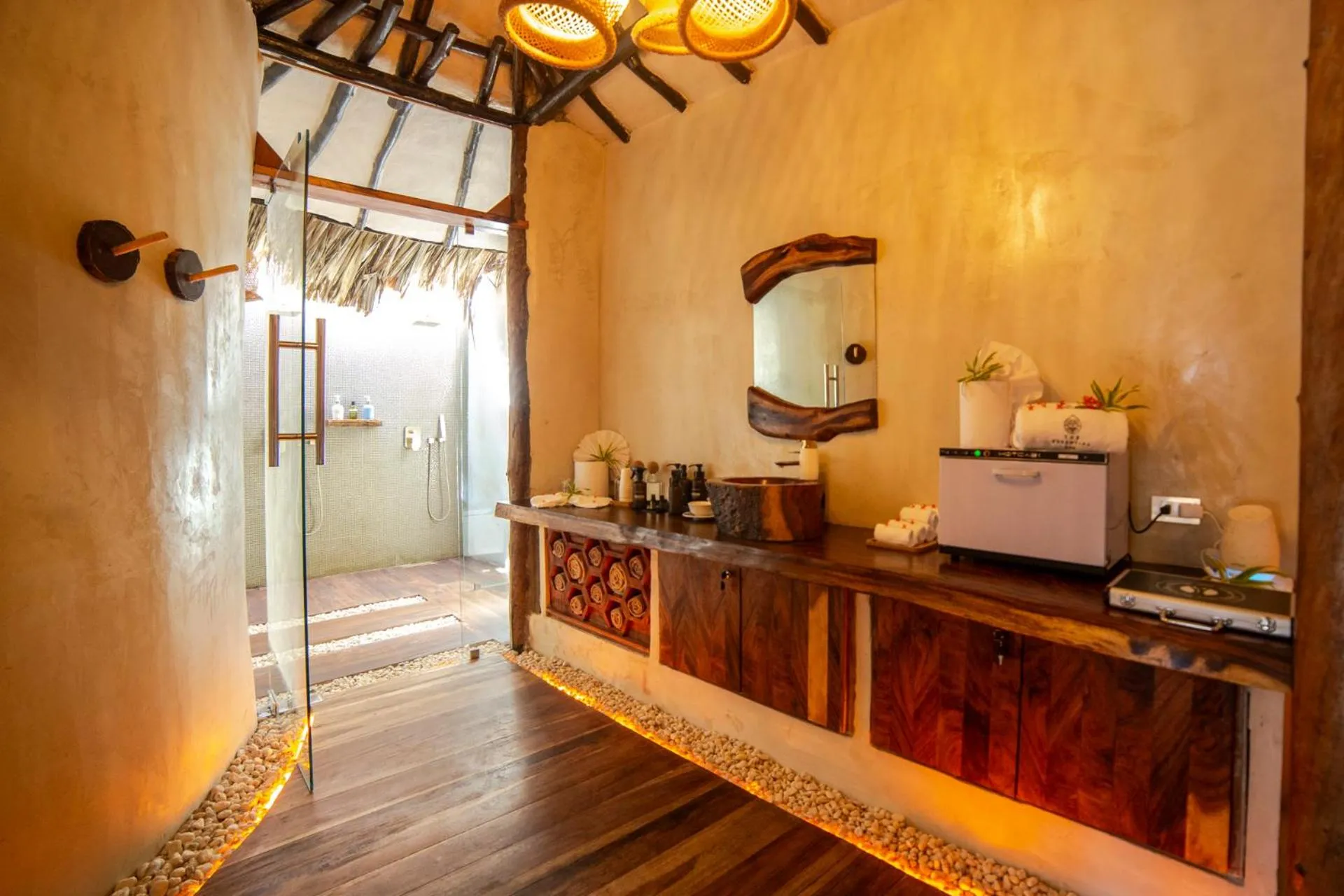 Massage in Sunsol Isla Caribe