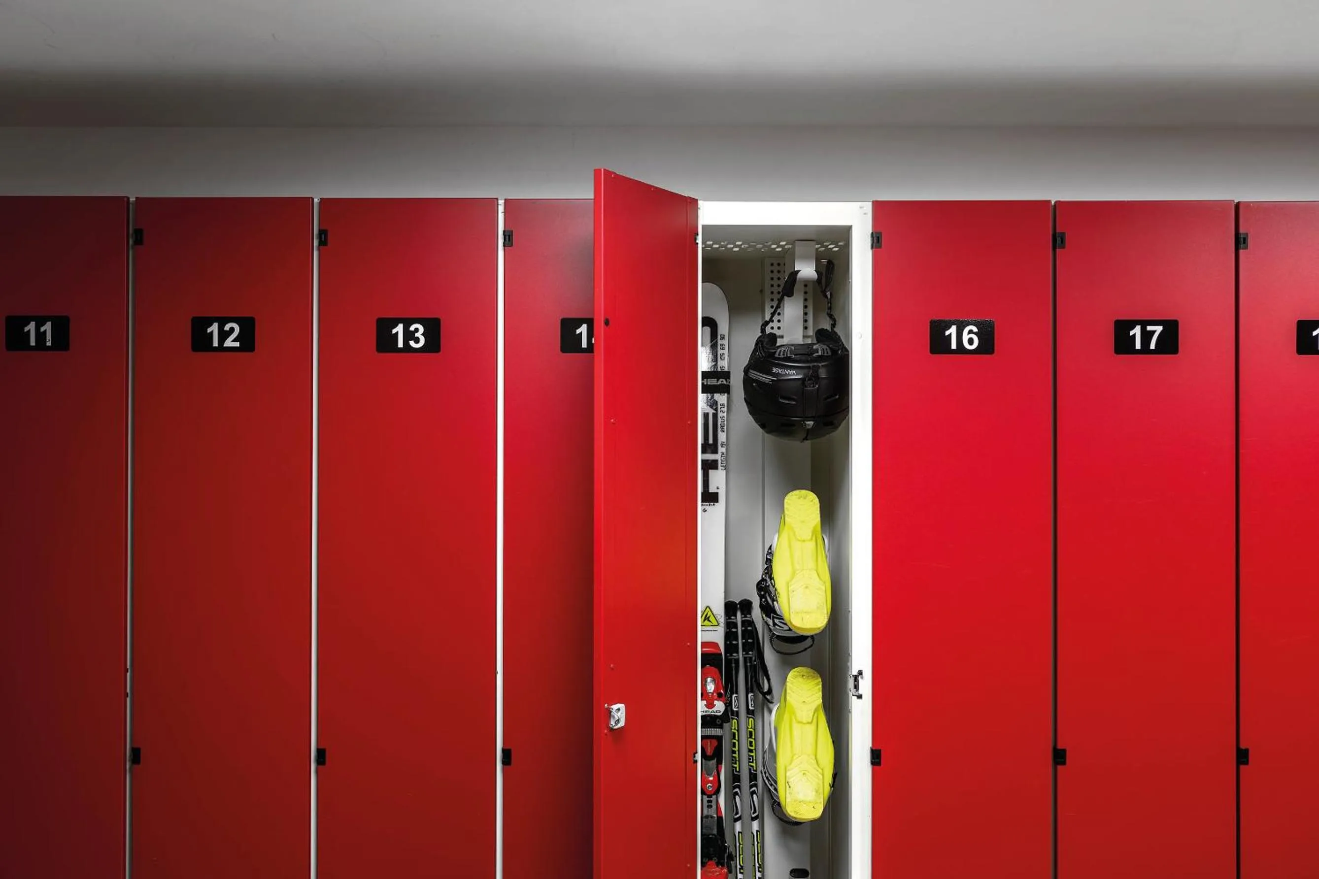 Skiing in Hotel Tyrol