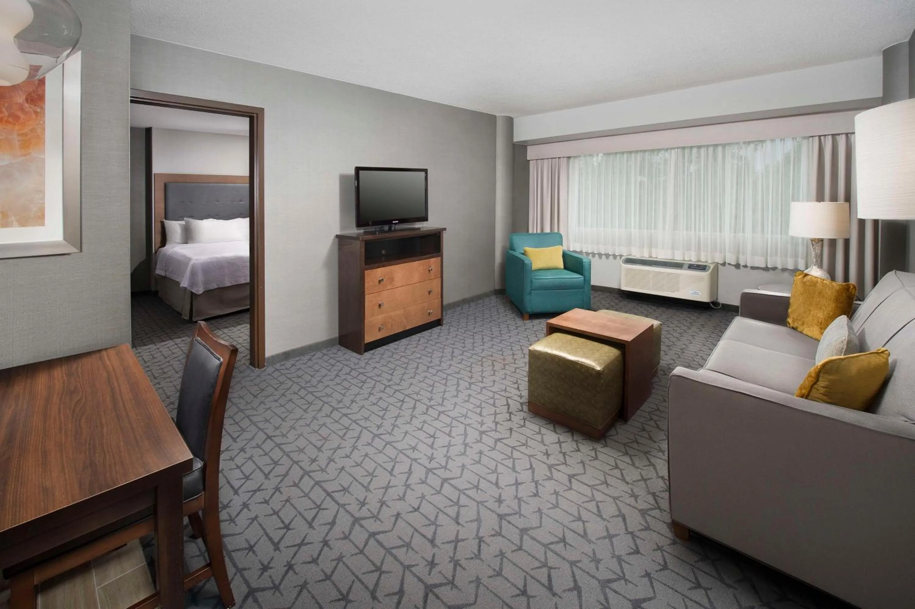 Living room, Bed in Homewood Suites by Hilton Gaithersburg/Washington, DC North