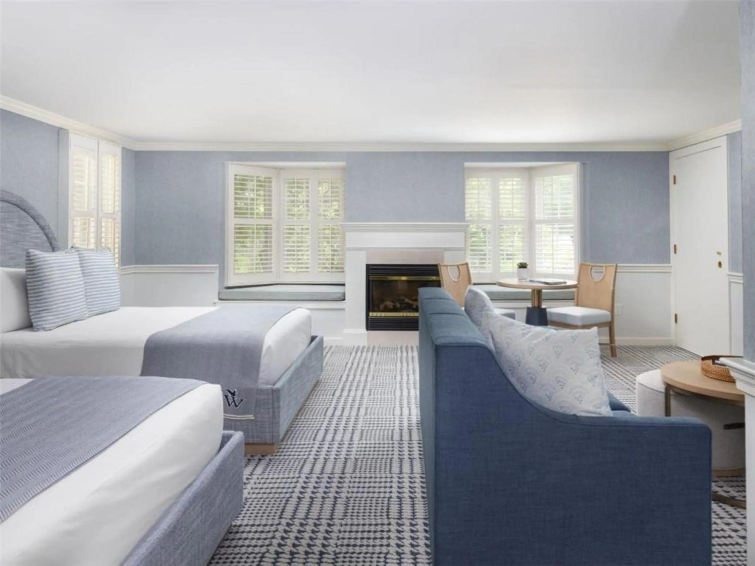 Bed in Wequassett Resort and Golf Club