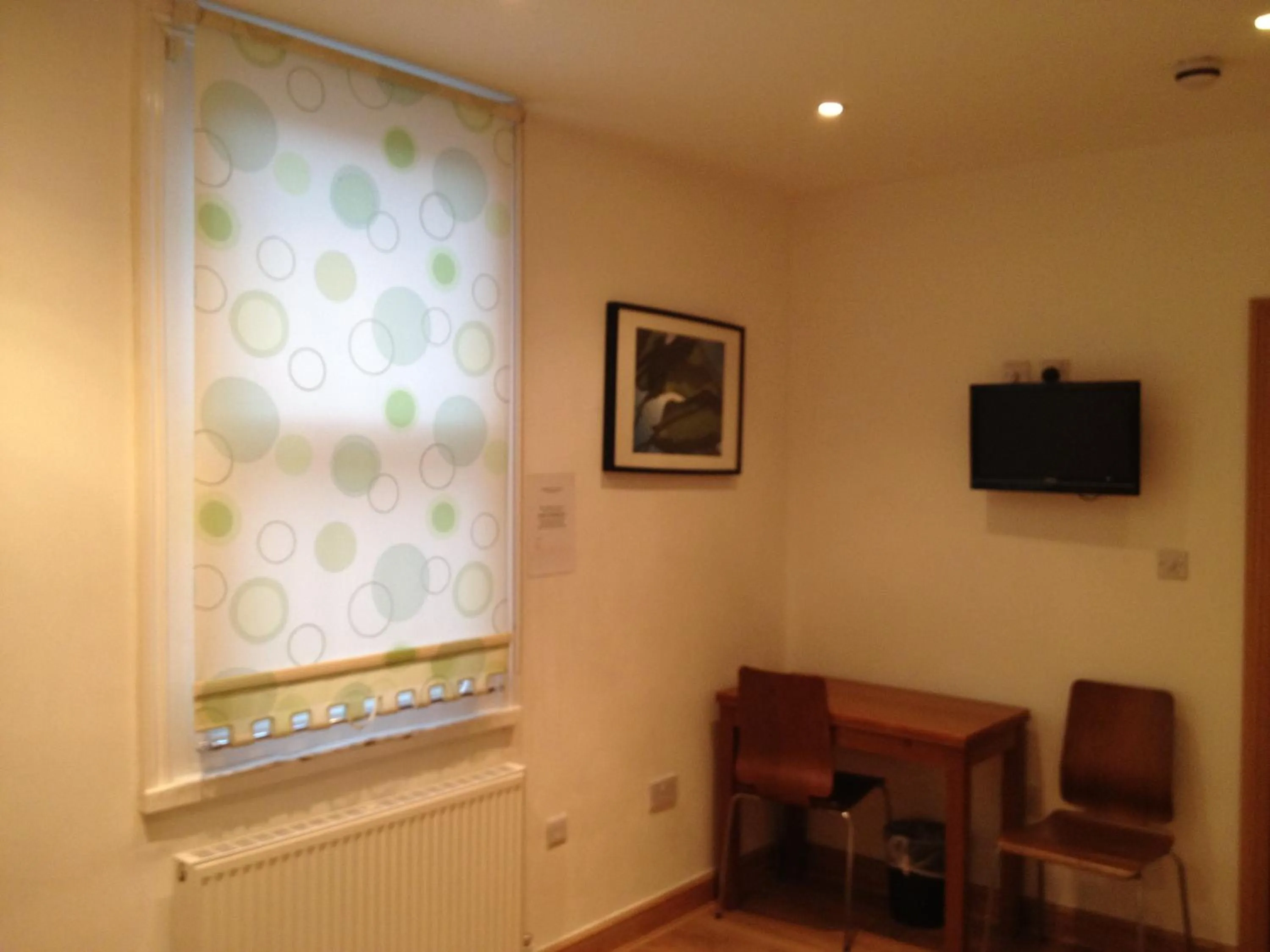 Dining area in NOX West End Lane I