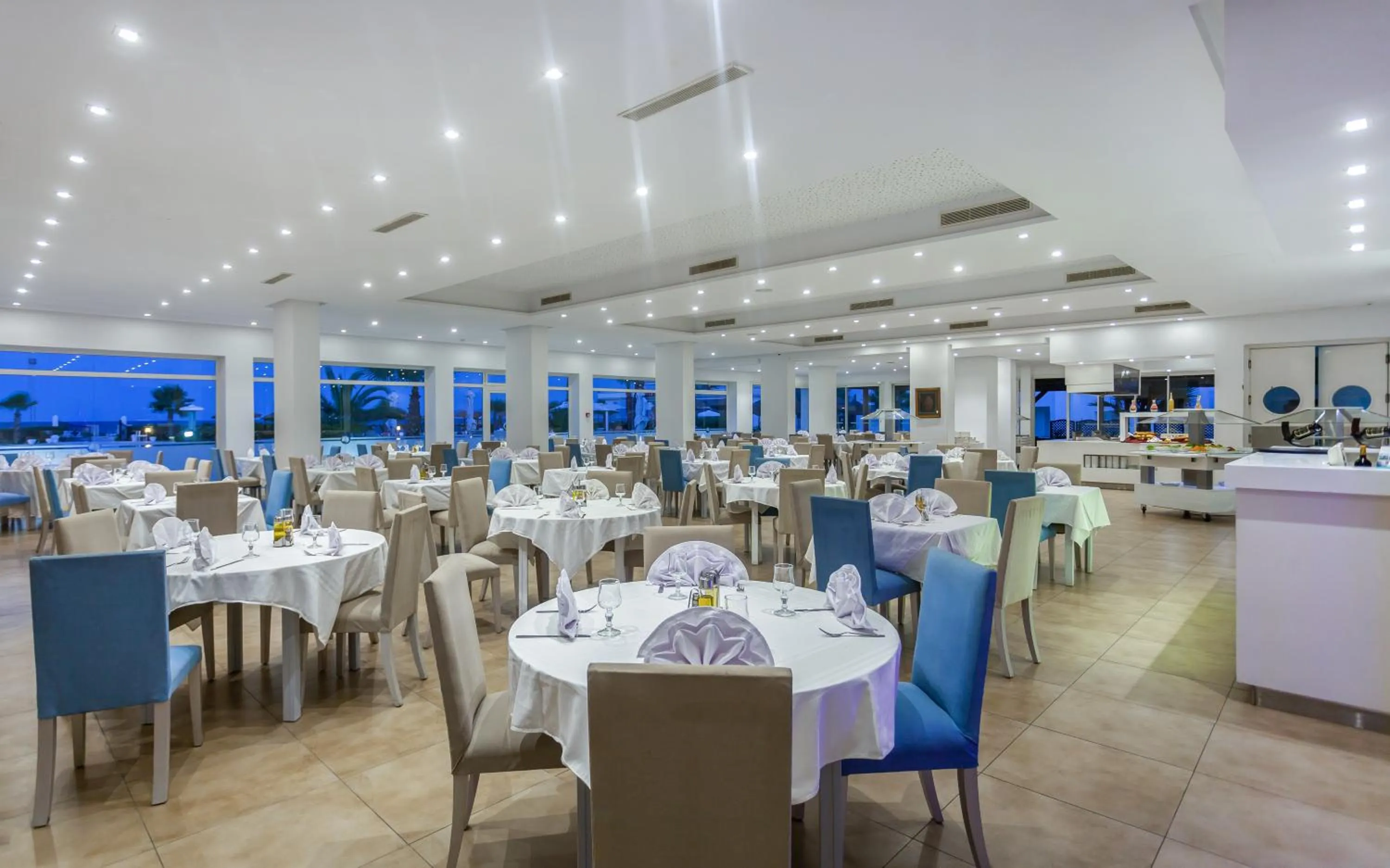 Restaurant/places to eat in Hotel Nour Congress & Resort