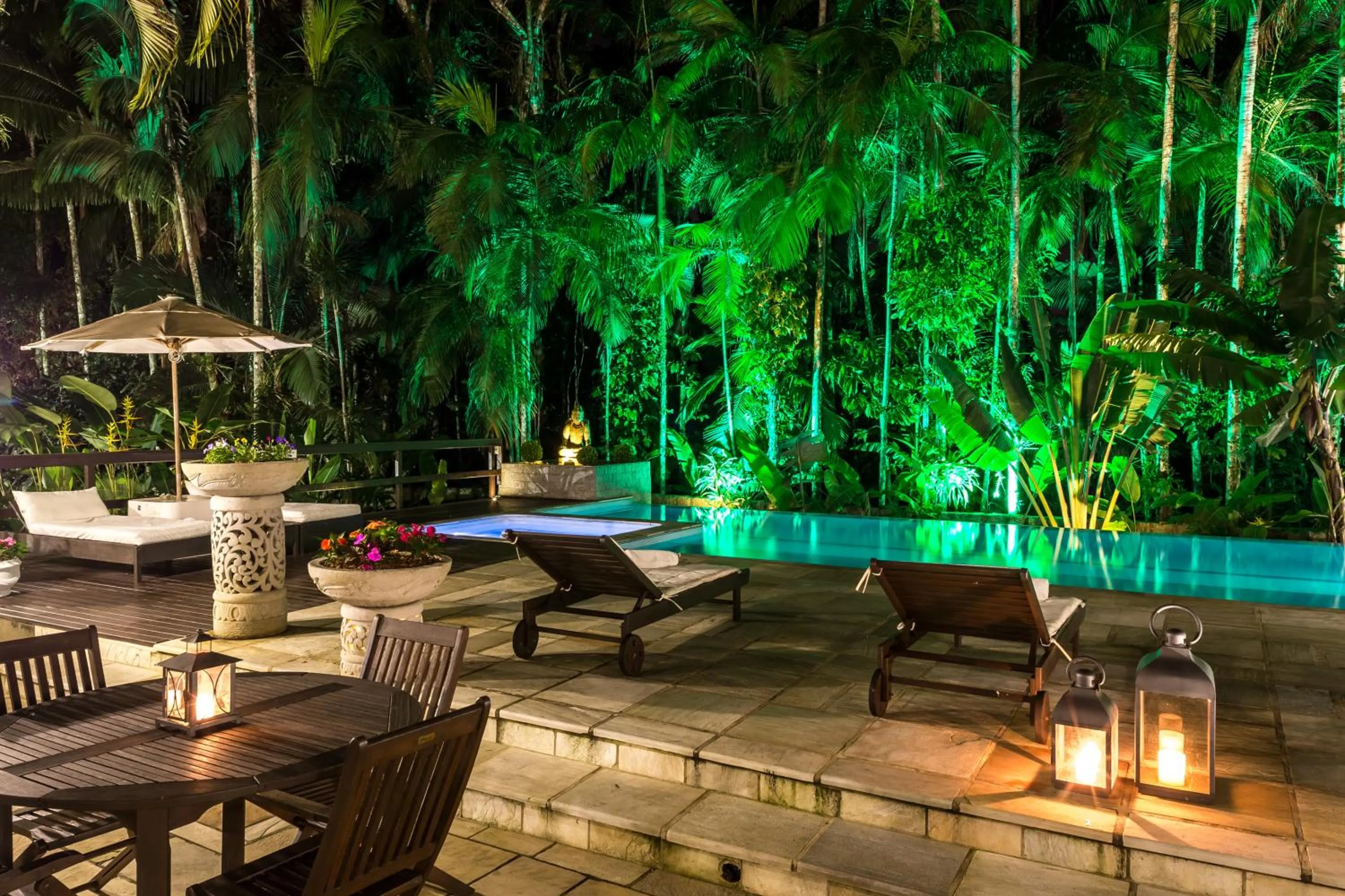 Swimming pool in Timbó Park Hotel