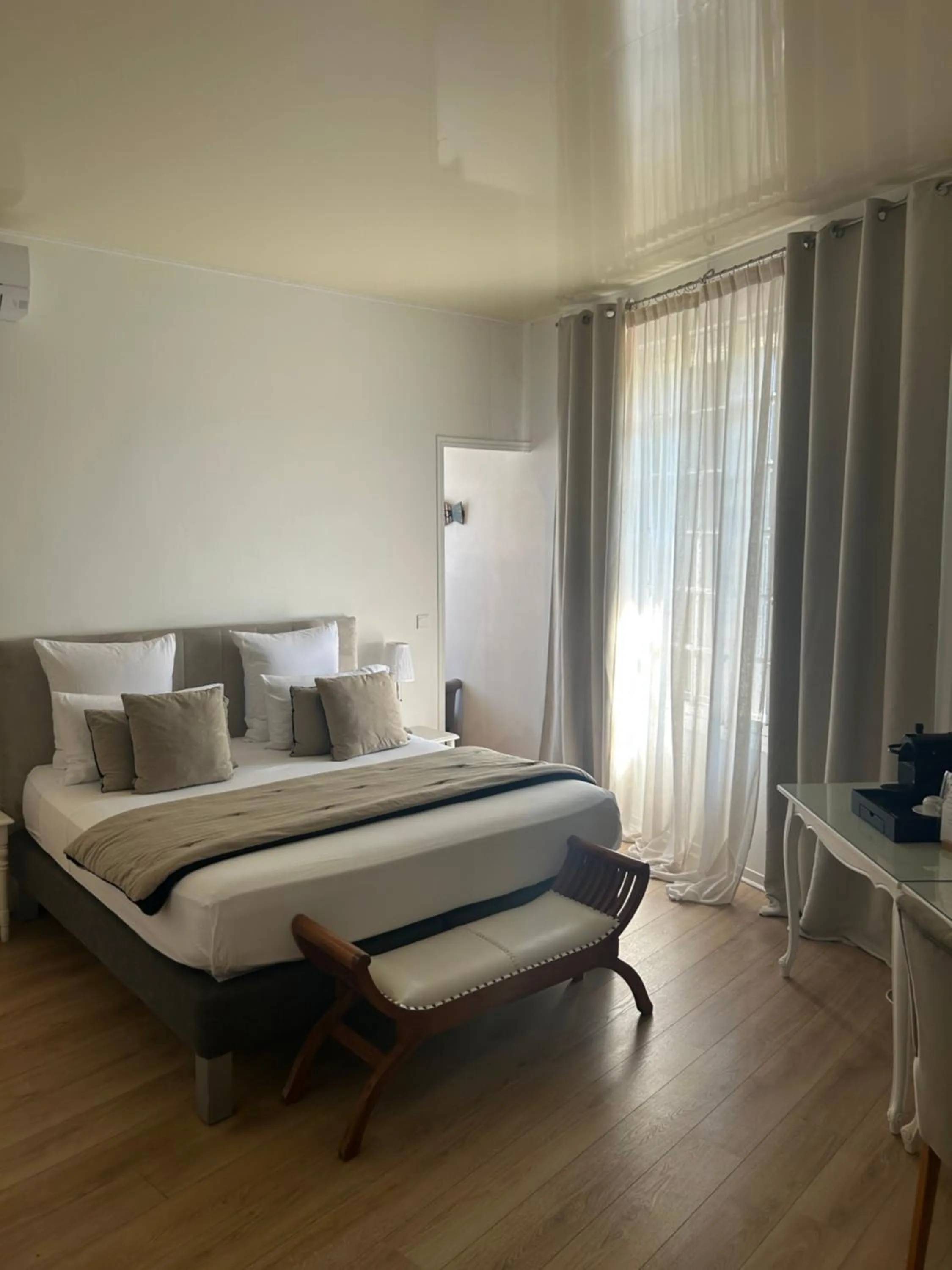 Bed in Le Mas Angelussi - Le Clos du Soleil