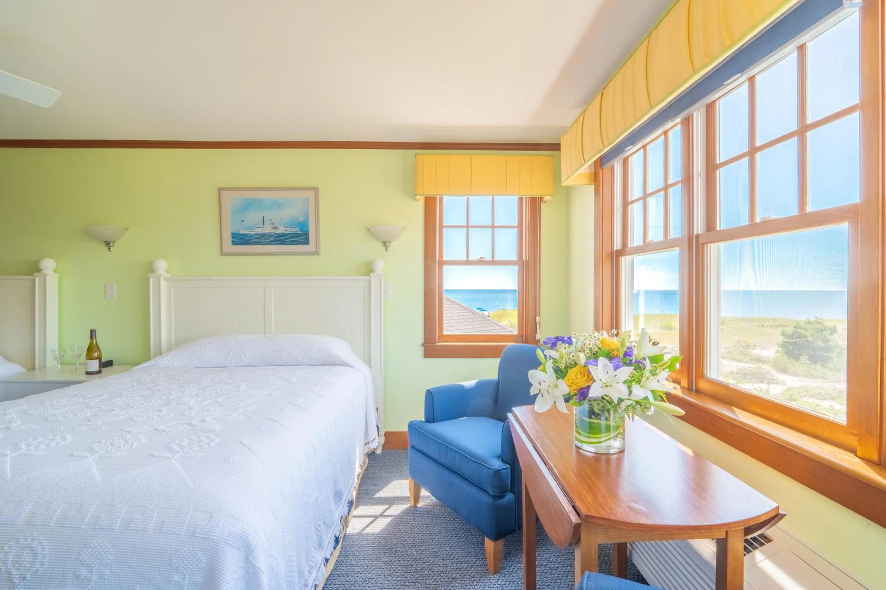 Bed in Winstead Beach Resort