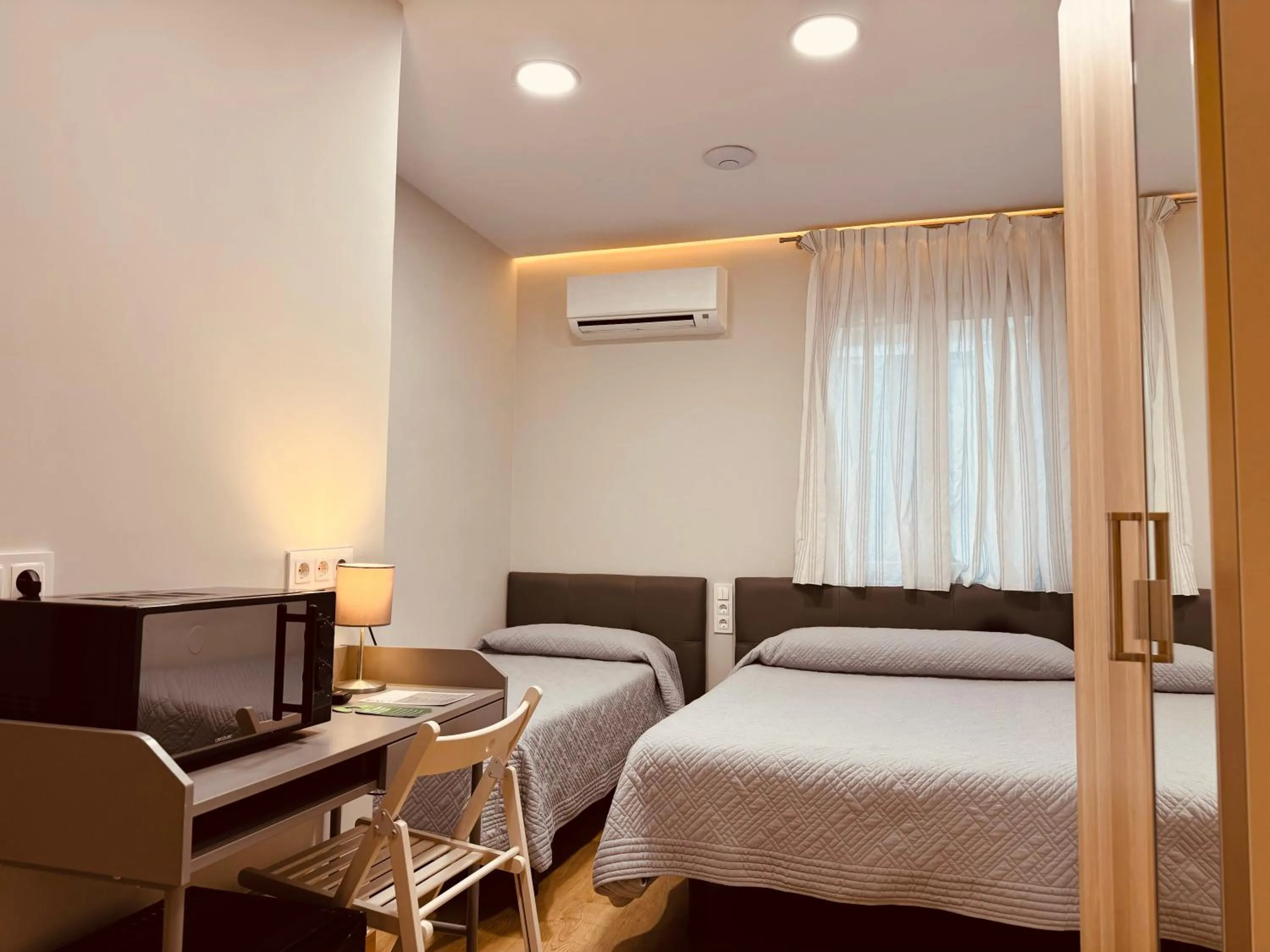 Bed in Hostal Patria Madrid