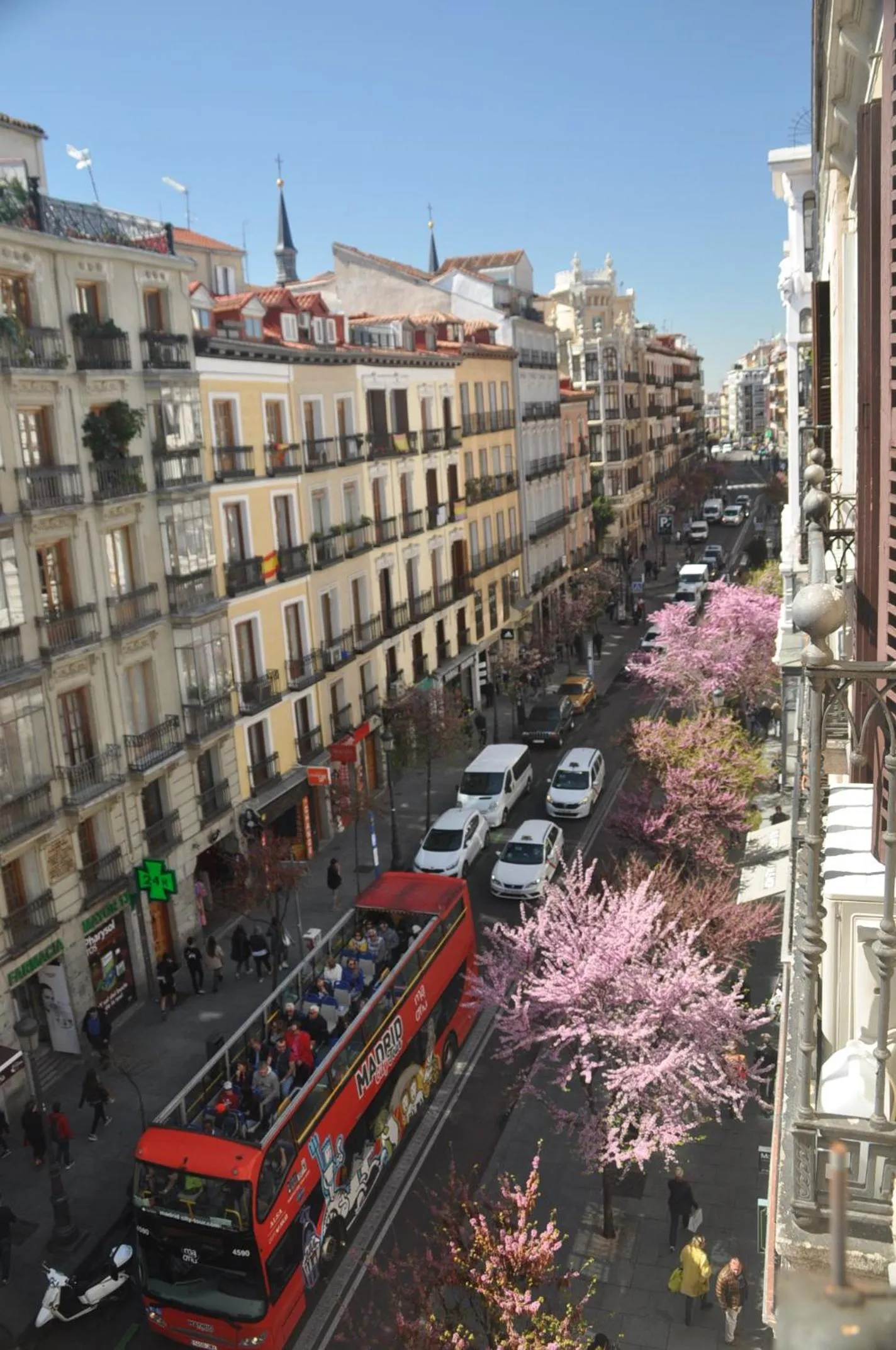 Neighbourhood in Hostal Patria Madrid