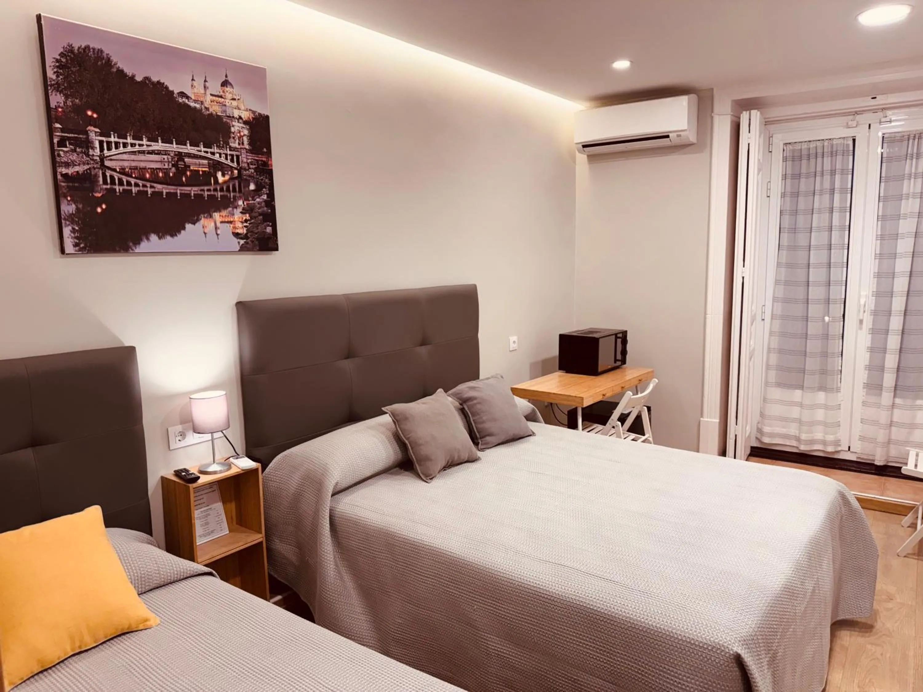 Photo of the whole room, Bed in Hostal Patria Madrid