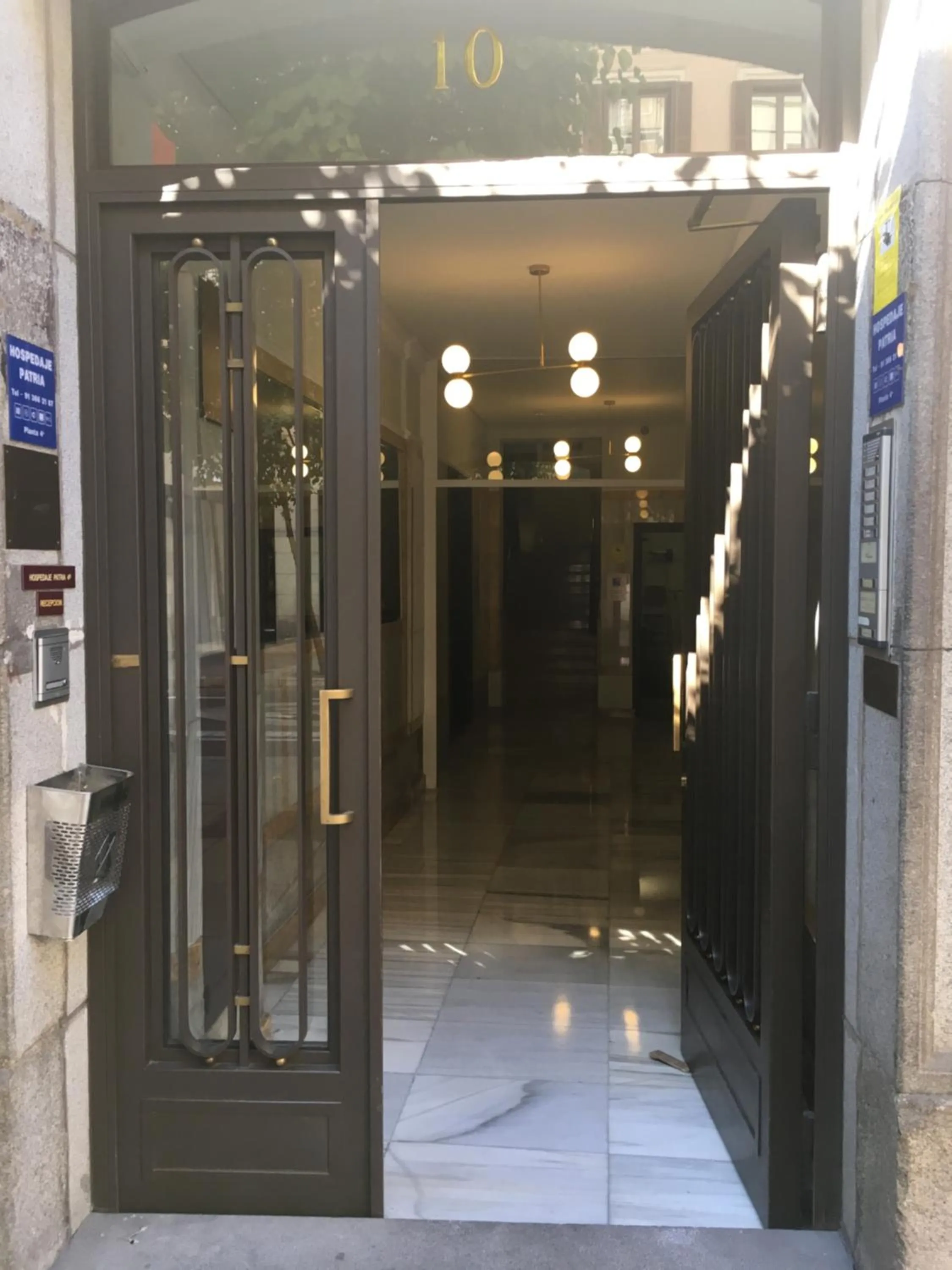 Property building in Hostal Patria Madrid