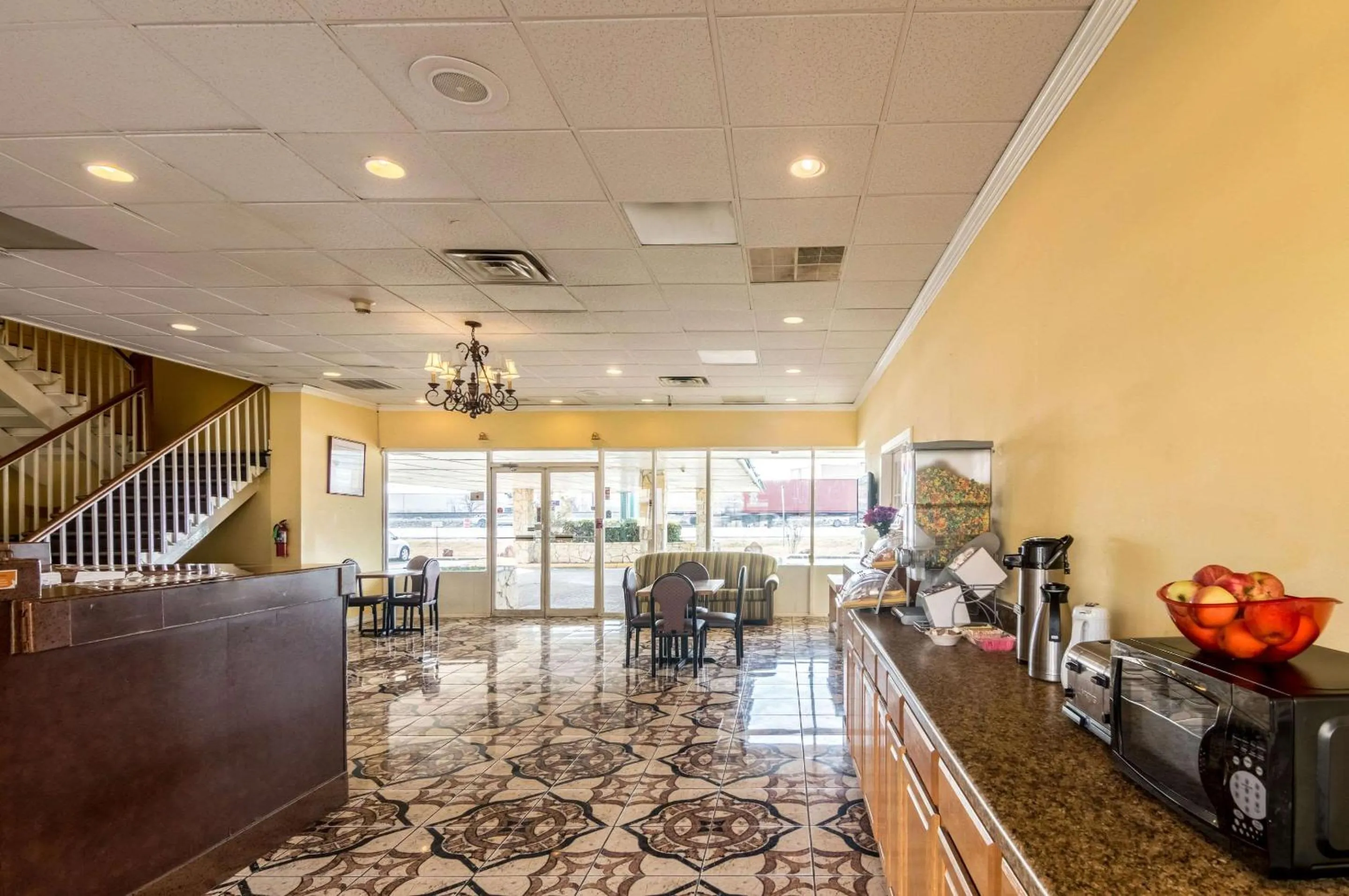 Lobby or reception in Rodeway Inn Arlington Entertainment District Area