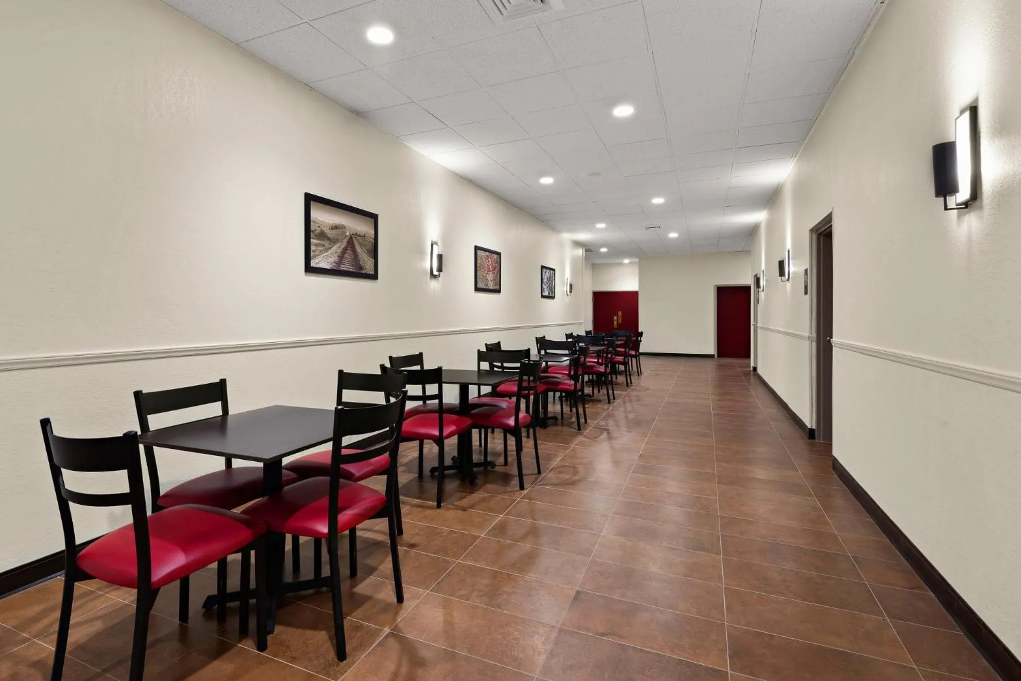 Breakfast in Red Roof Inn Norwich