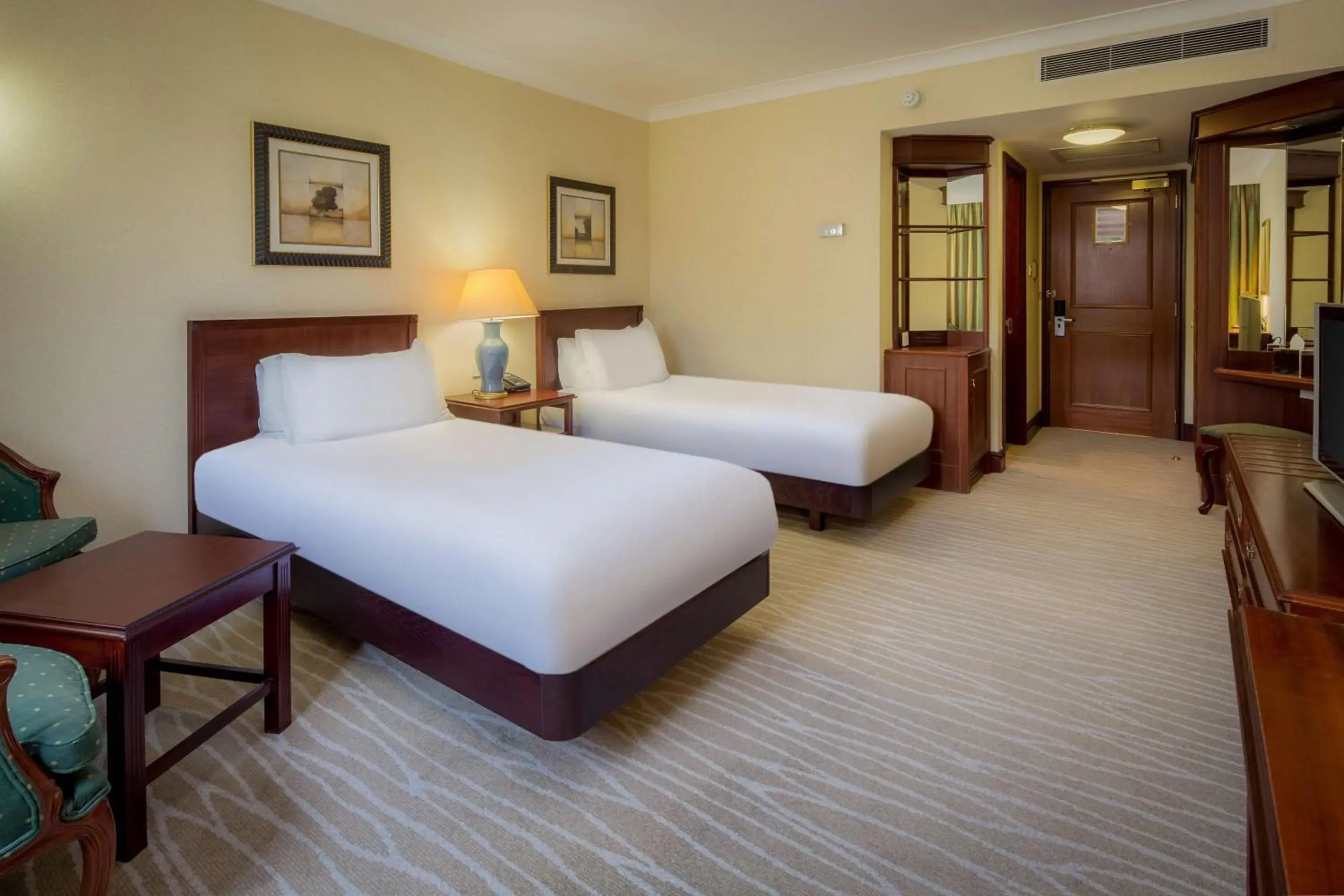 Twin Room in Hilton East Midlands Airport Twin Room in Hilton East Midlands Airport