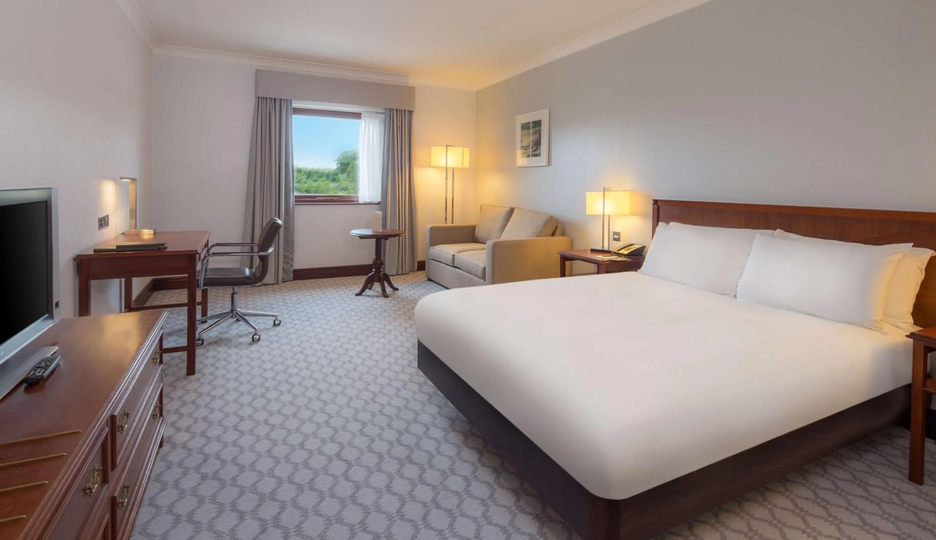 Bed in Hilton East Midlands Airport