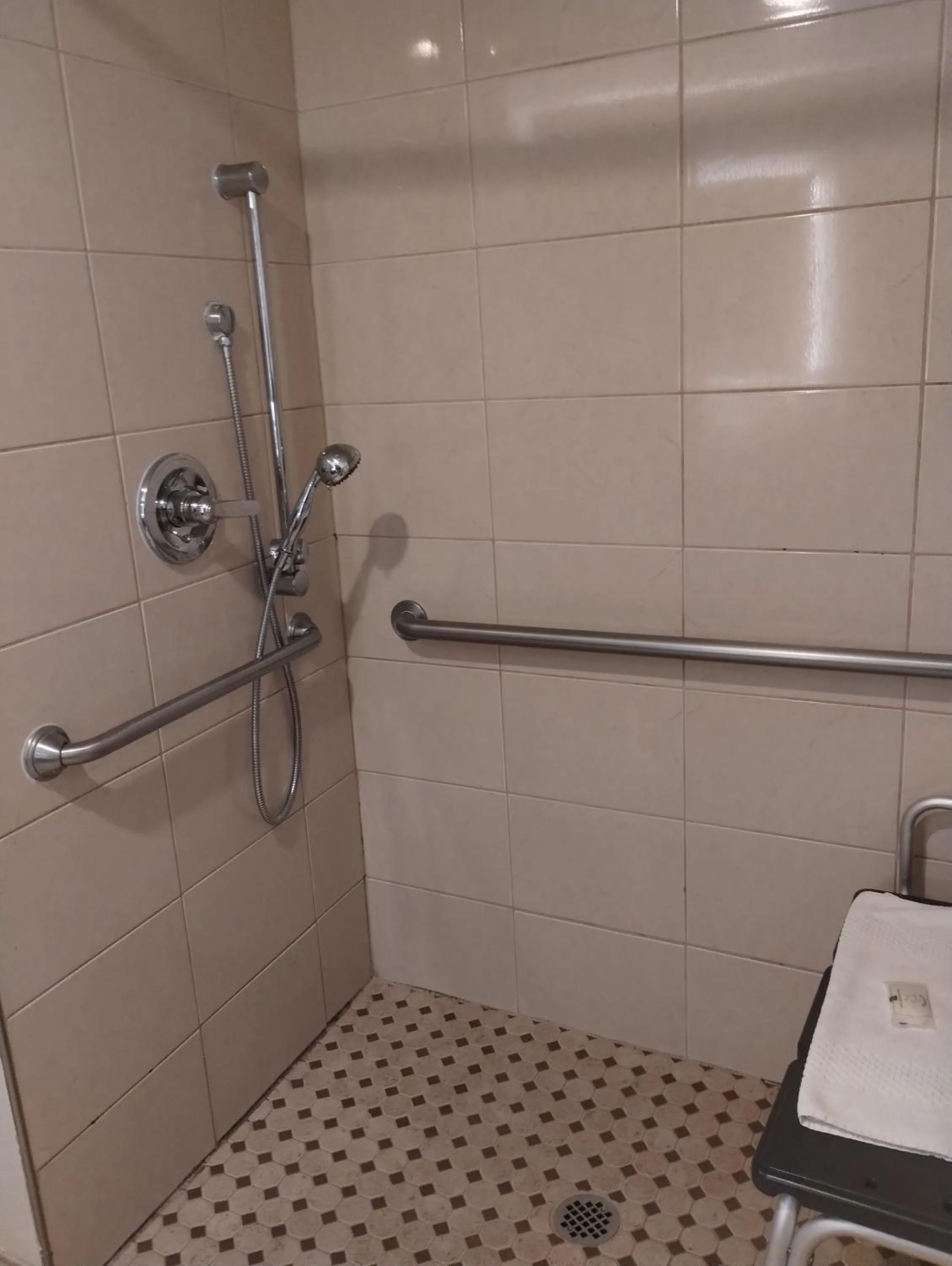Shower in Quality Inn & Suites Wilsonville