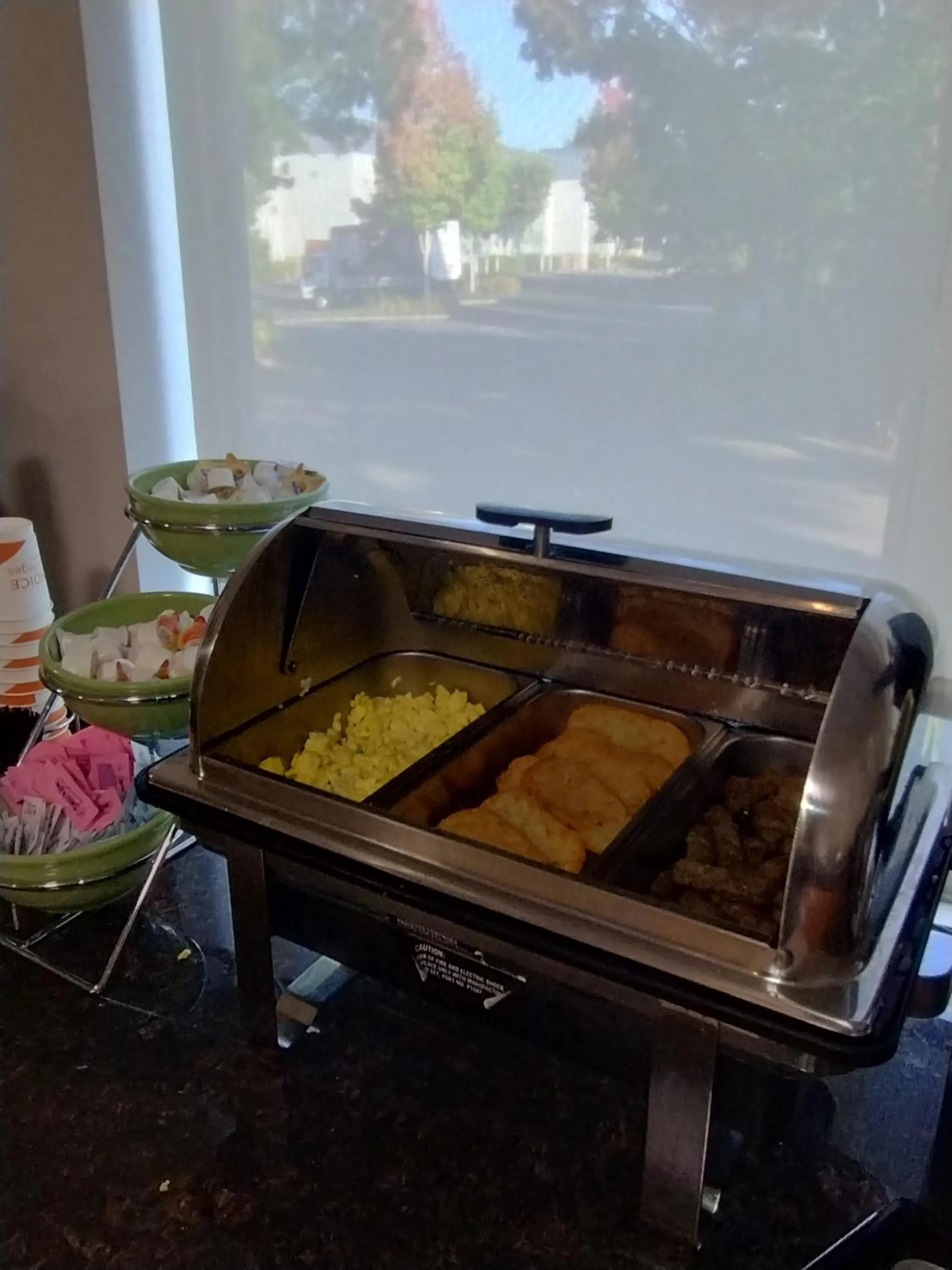 Buffet breakfast in Quality Inn & Suites Wilsonville