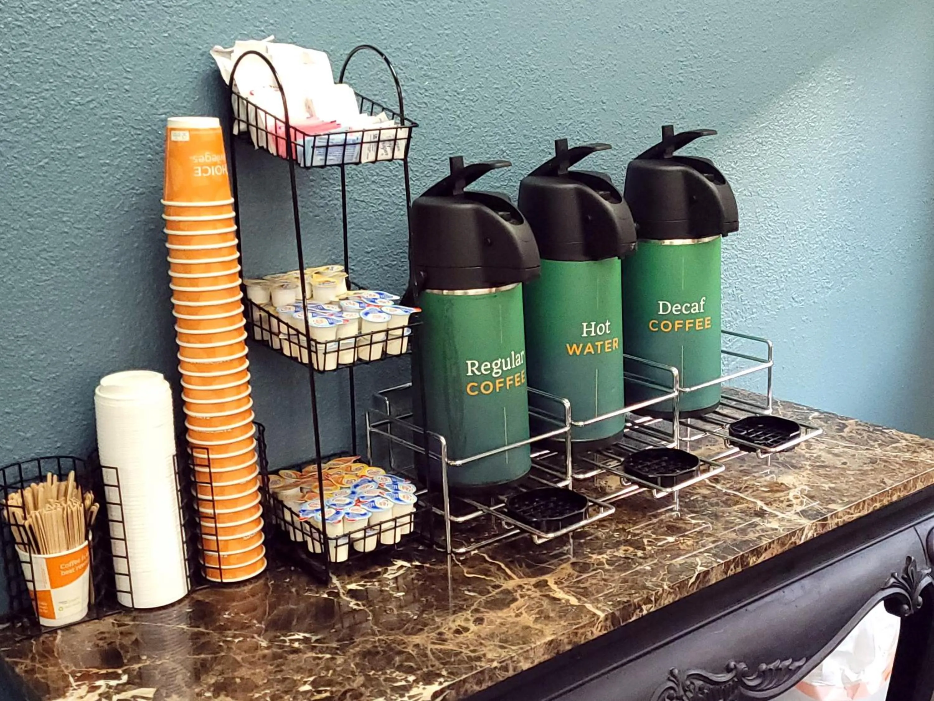 Coffee/tea facilities in Quality Inn & Suites Wilsonville