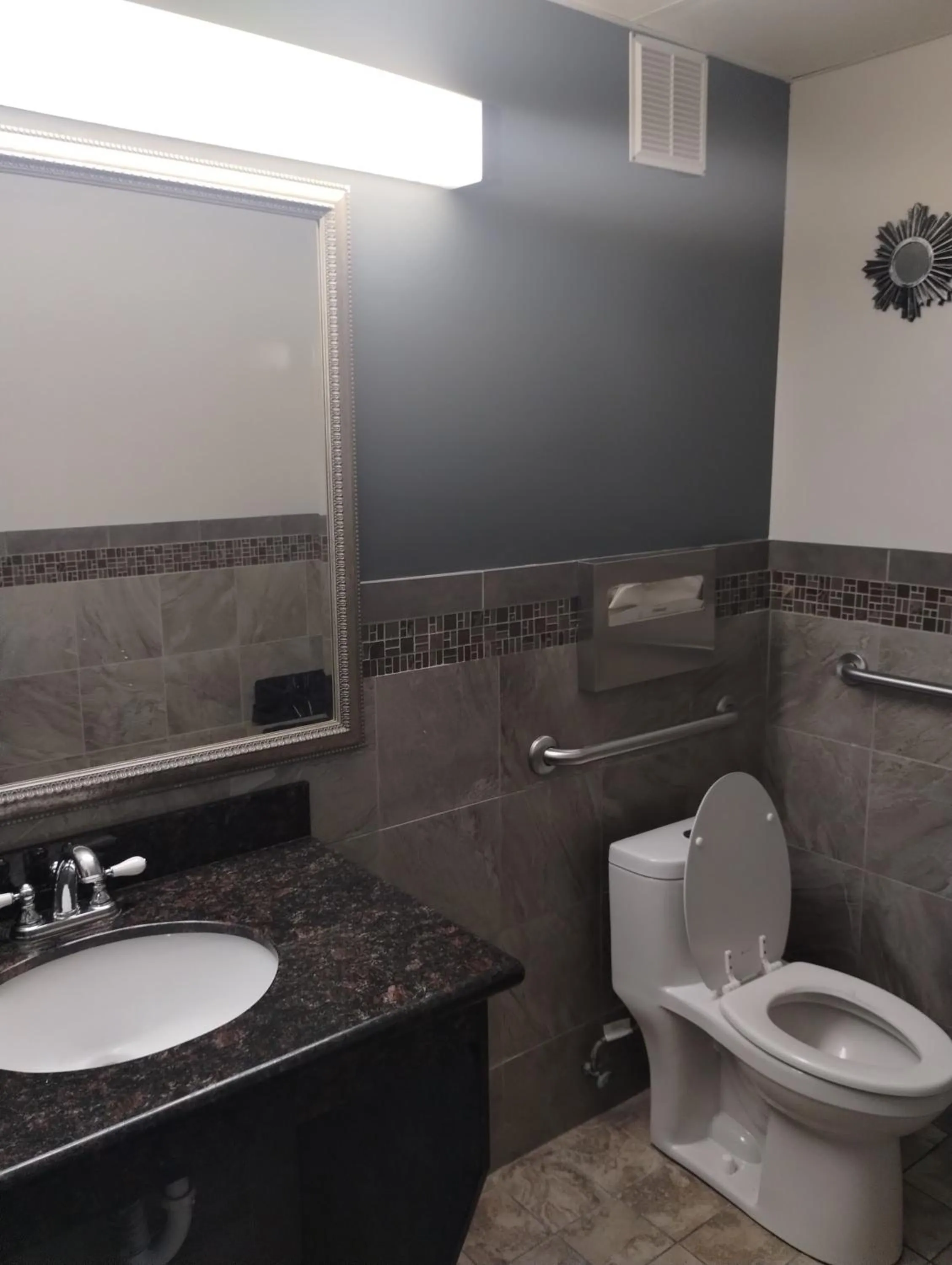 Bathroom in Quality Inn & Suites Wilsonville