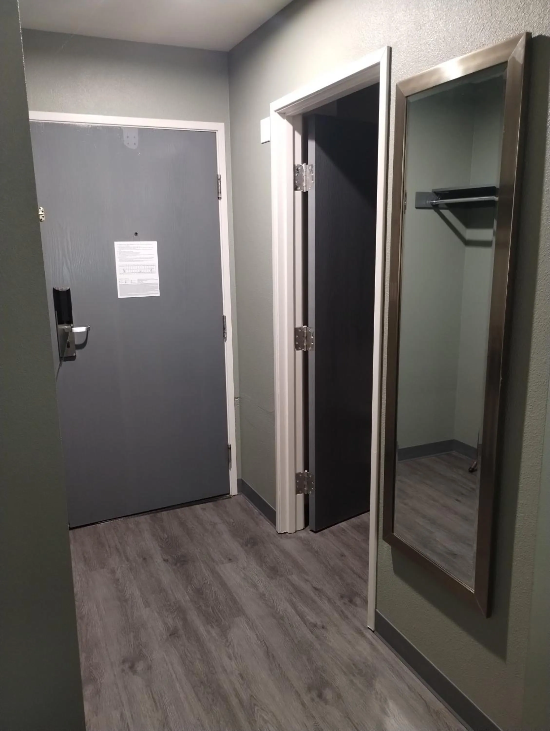 wardrobe in Quality Inn & Suites Wilsonville