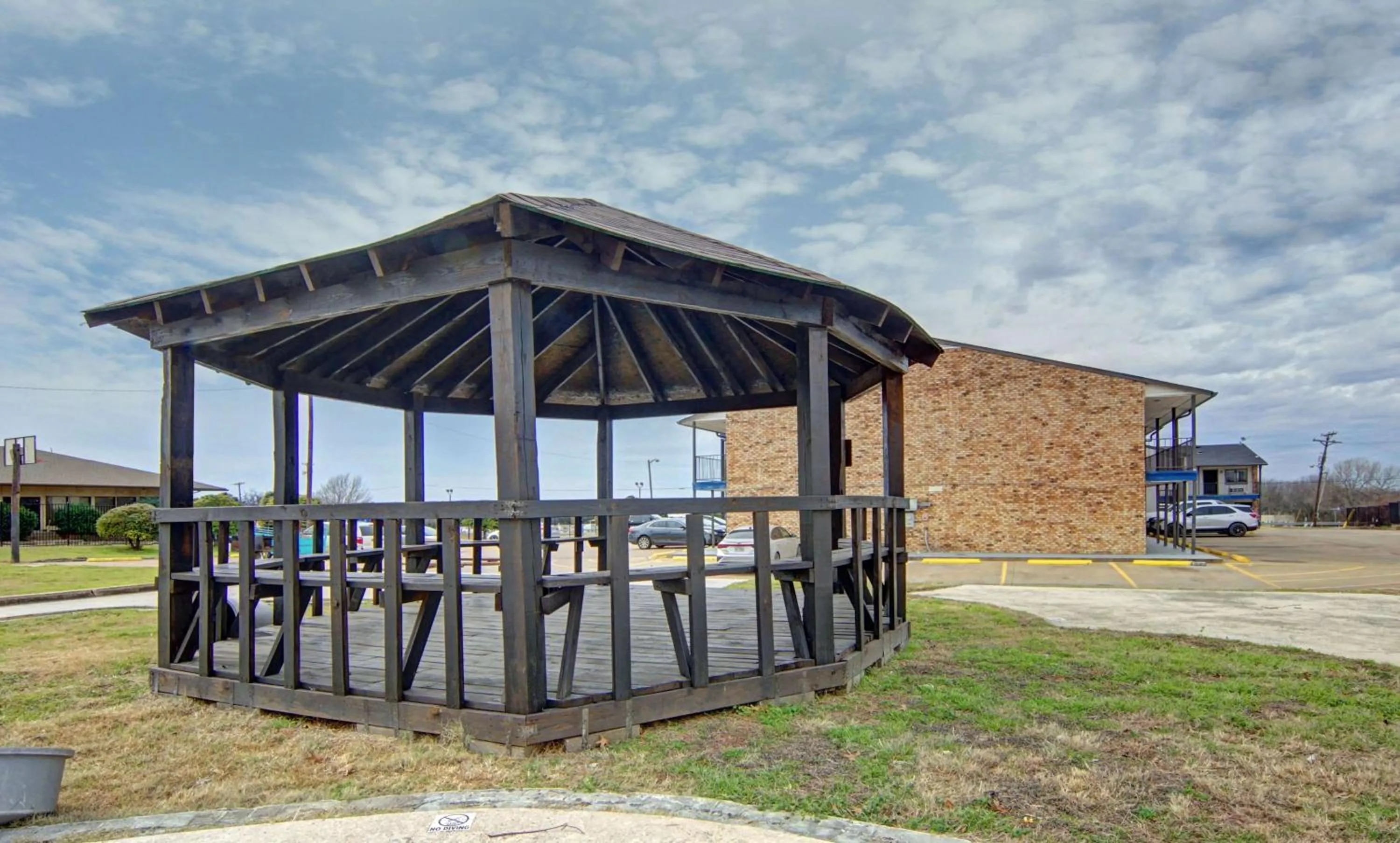 Property building in Motel 6-Red Oak, TX - Dallas