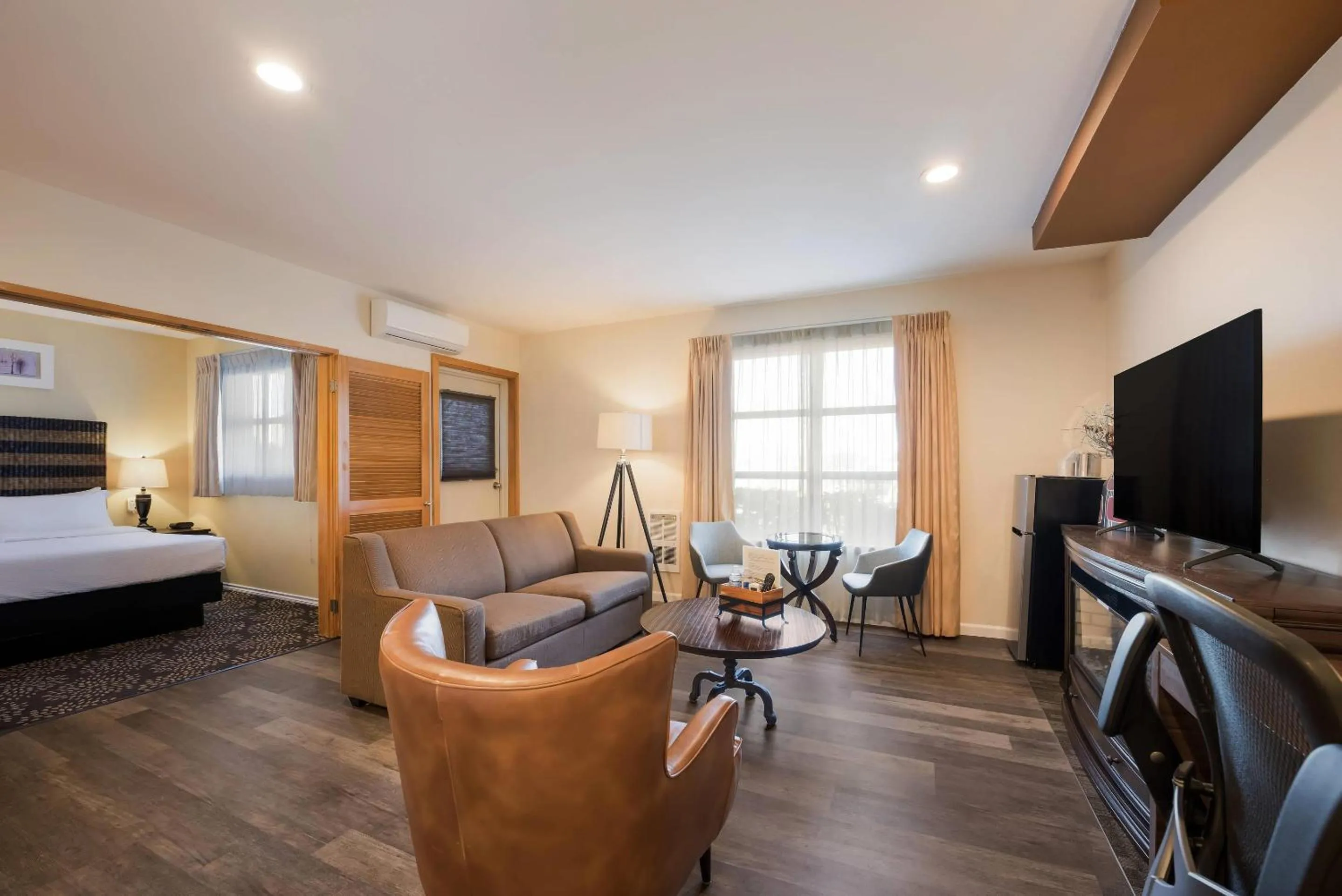 Bedroom, Bed in Inn at Port Gardner-Everett Waterfront, Ascend Hotel Collection