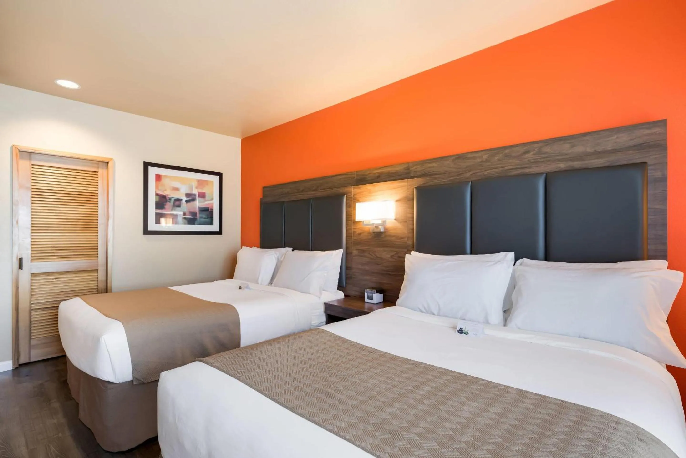 Bedroom, Bed in Inn at Port Gardner-Everett Waterfront, Ascend Hotel Collection