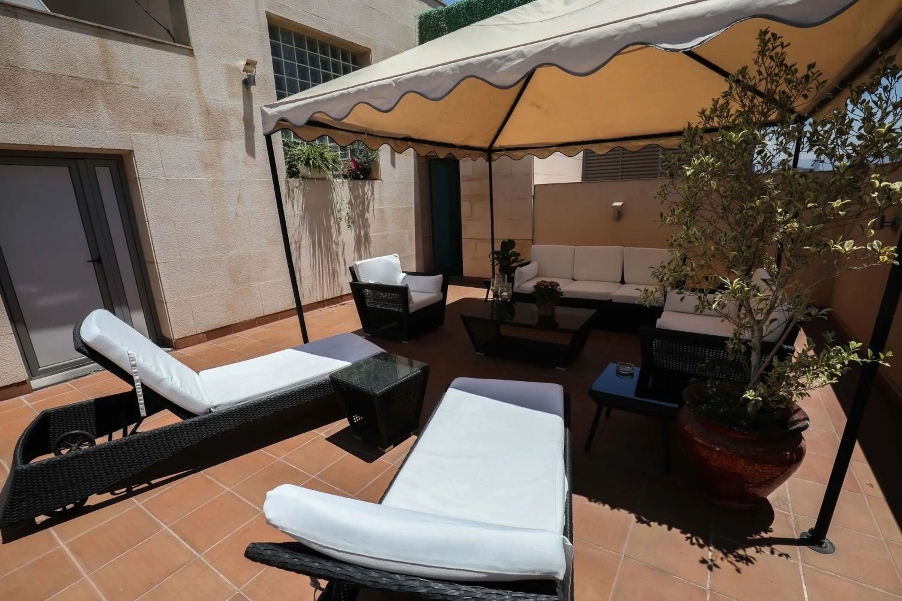 Swimming pool in Sky Suites