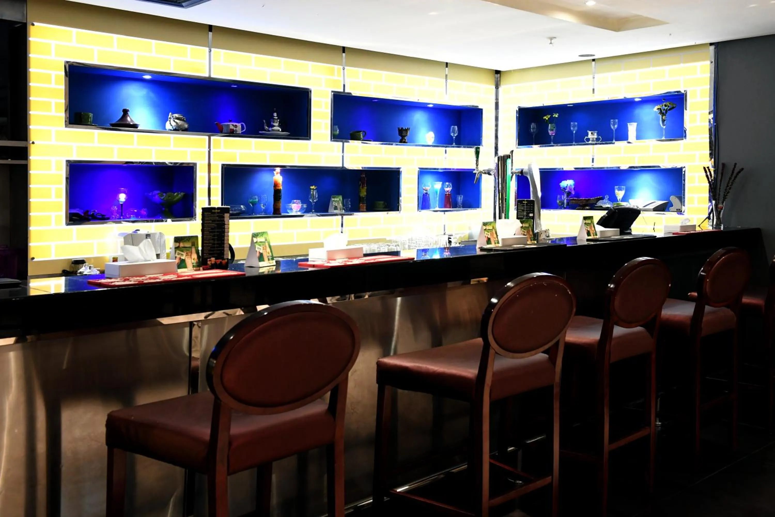 Lounge or bar in Al Olaya Suites Hotel