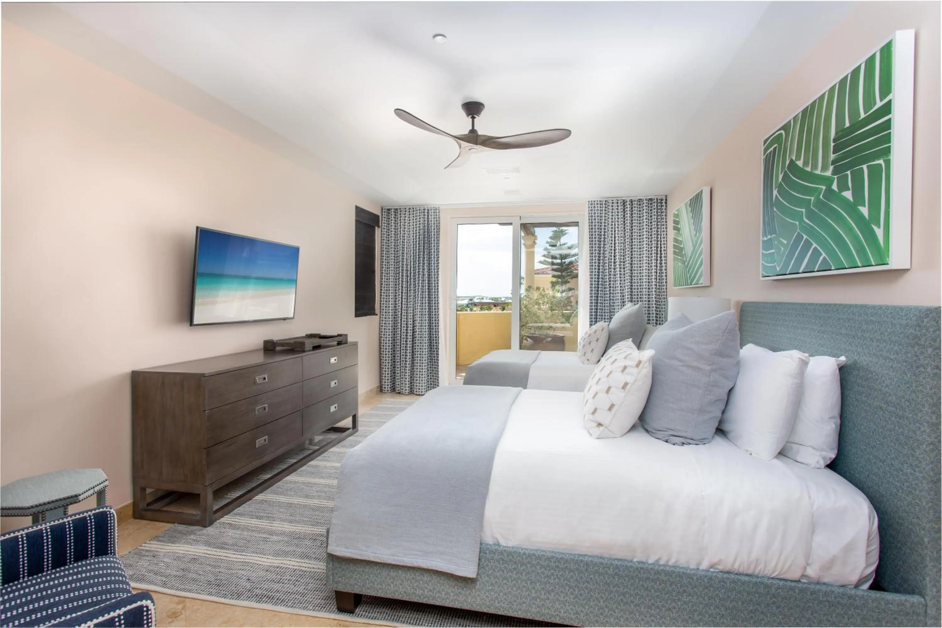 Bedroom, Bed in Grace Bay Club