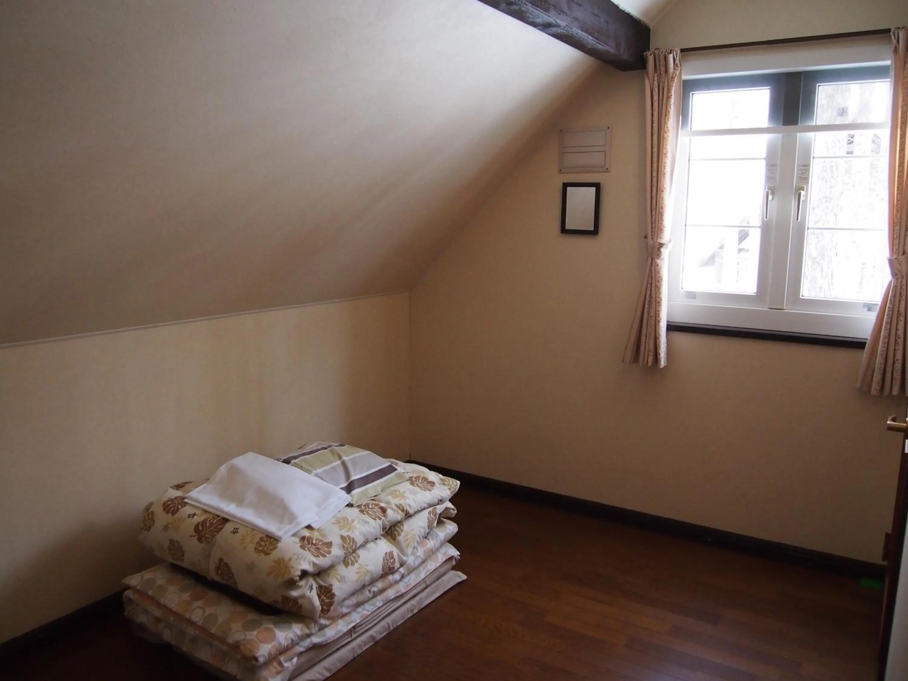 Photo of the whole room, Bed in Guesthouse Canterbury