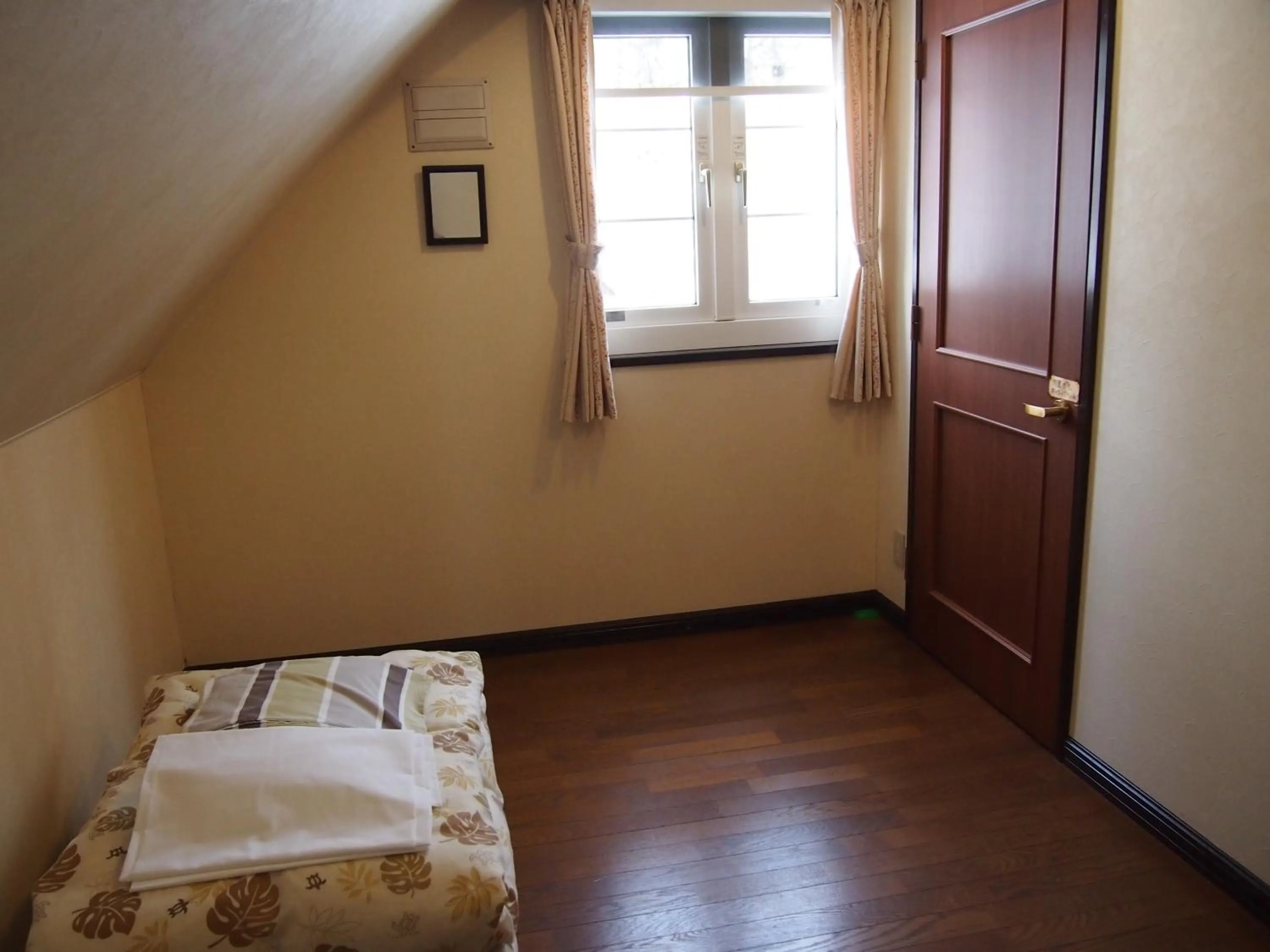 Photo of the whole room, Bed in Guesthouse Canterbury
