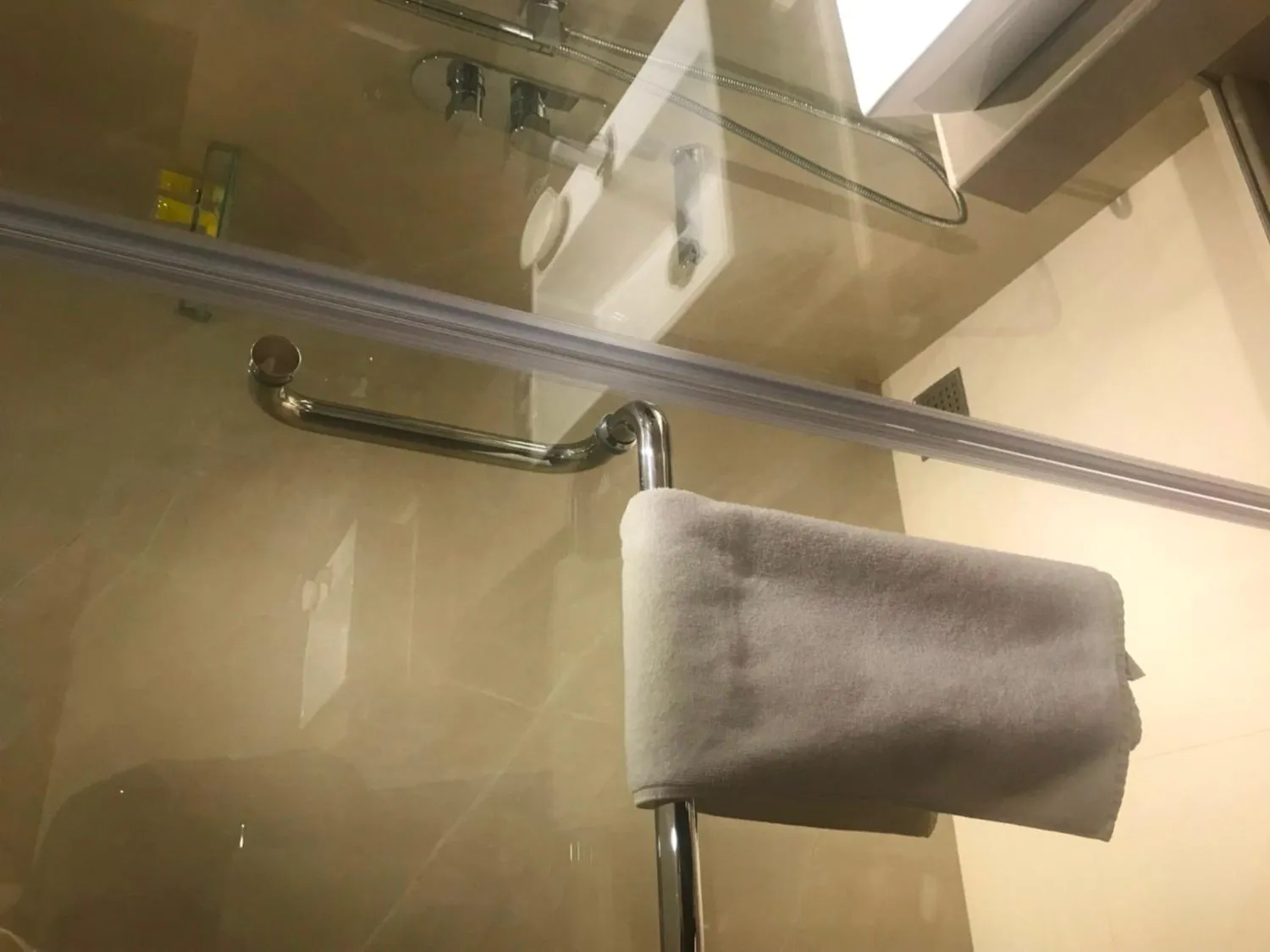 Bathroom in Tunga International Hotel