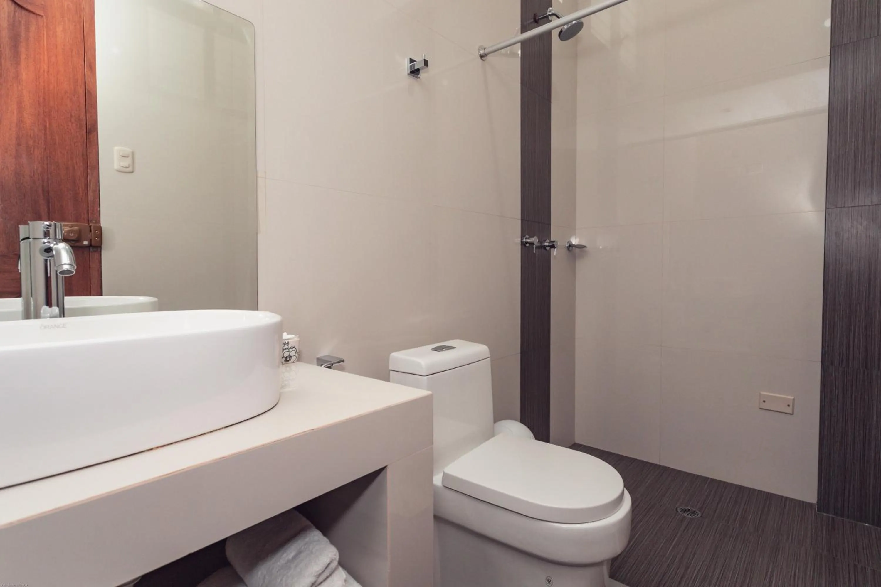 Shower in Hotel Las Quenas