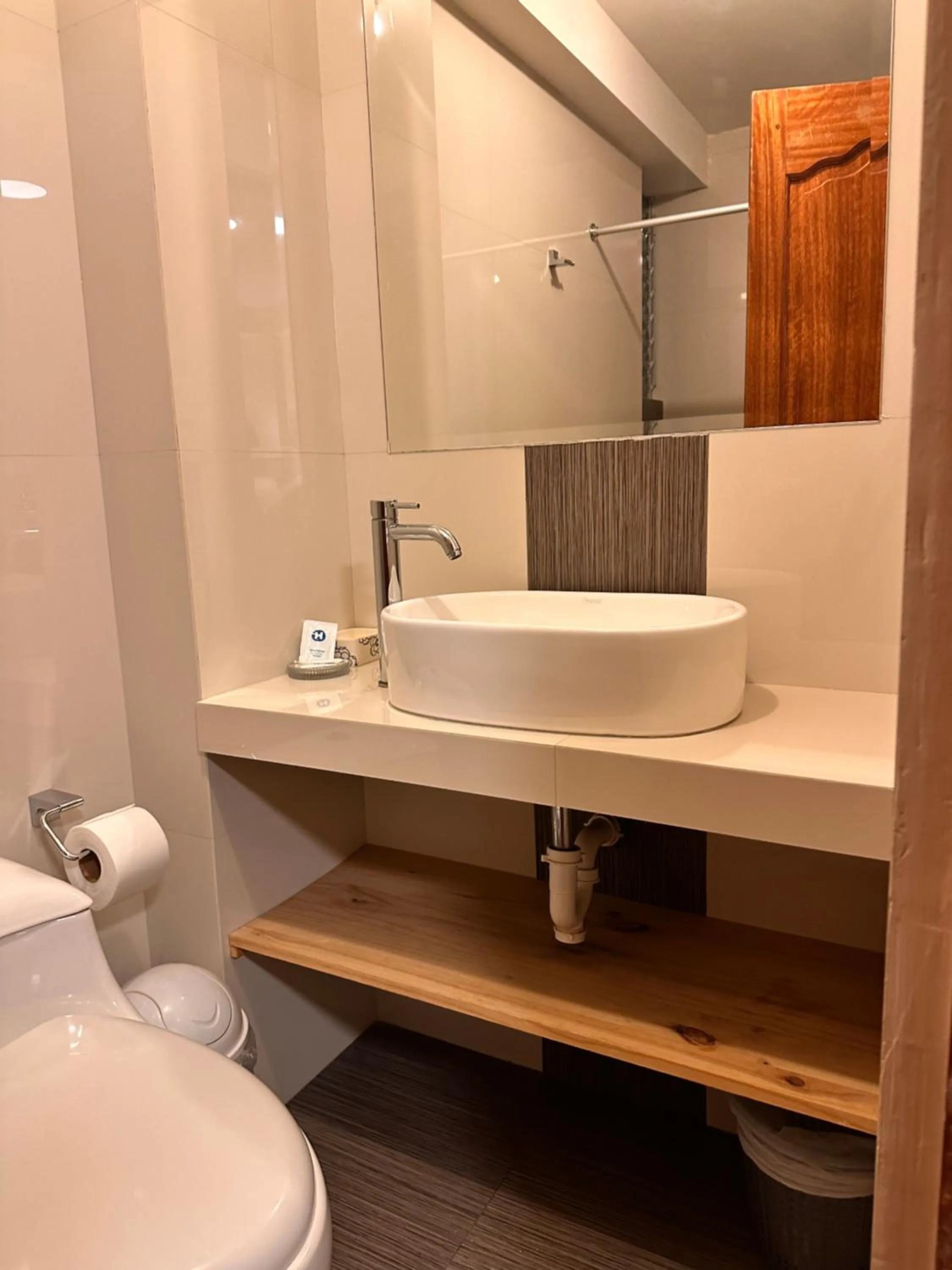 Shower in Hotel Las Quenas