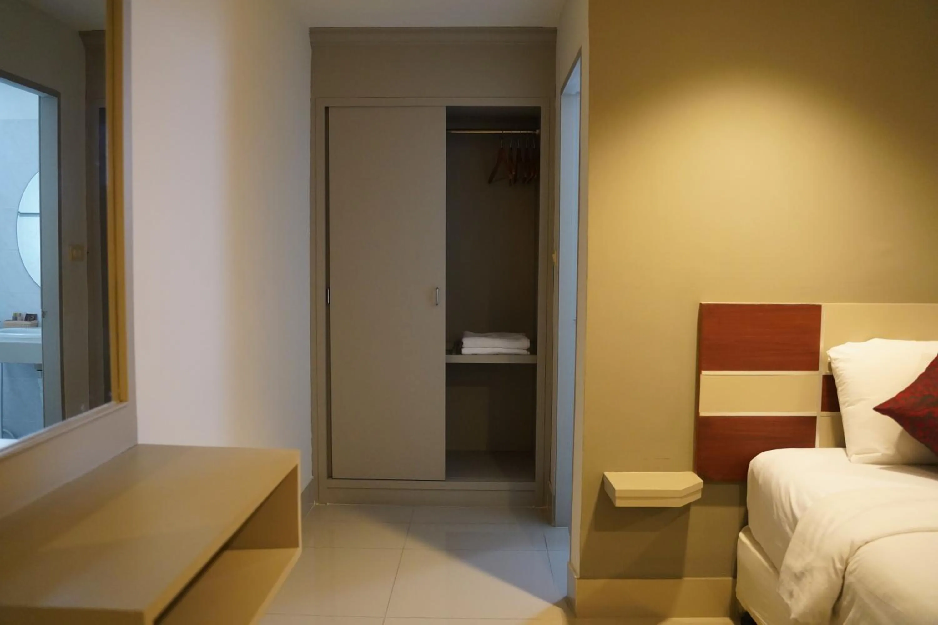 Bedroom, Bed in V Style Pattaya North Beach