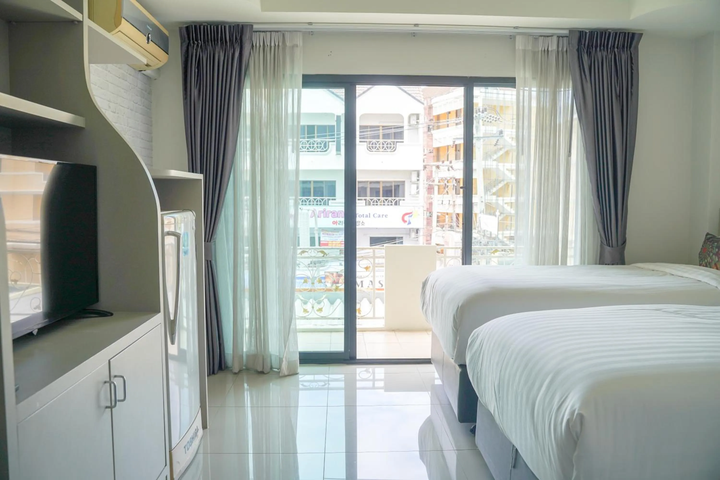 Bedroom, Bed in V Style Pattaya North Beach