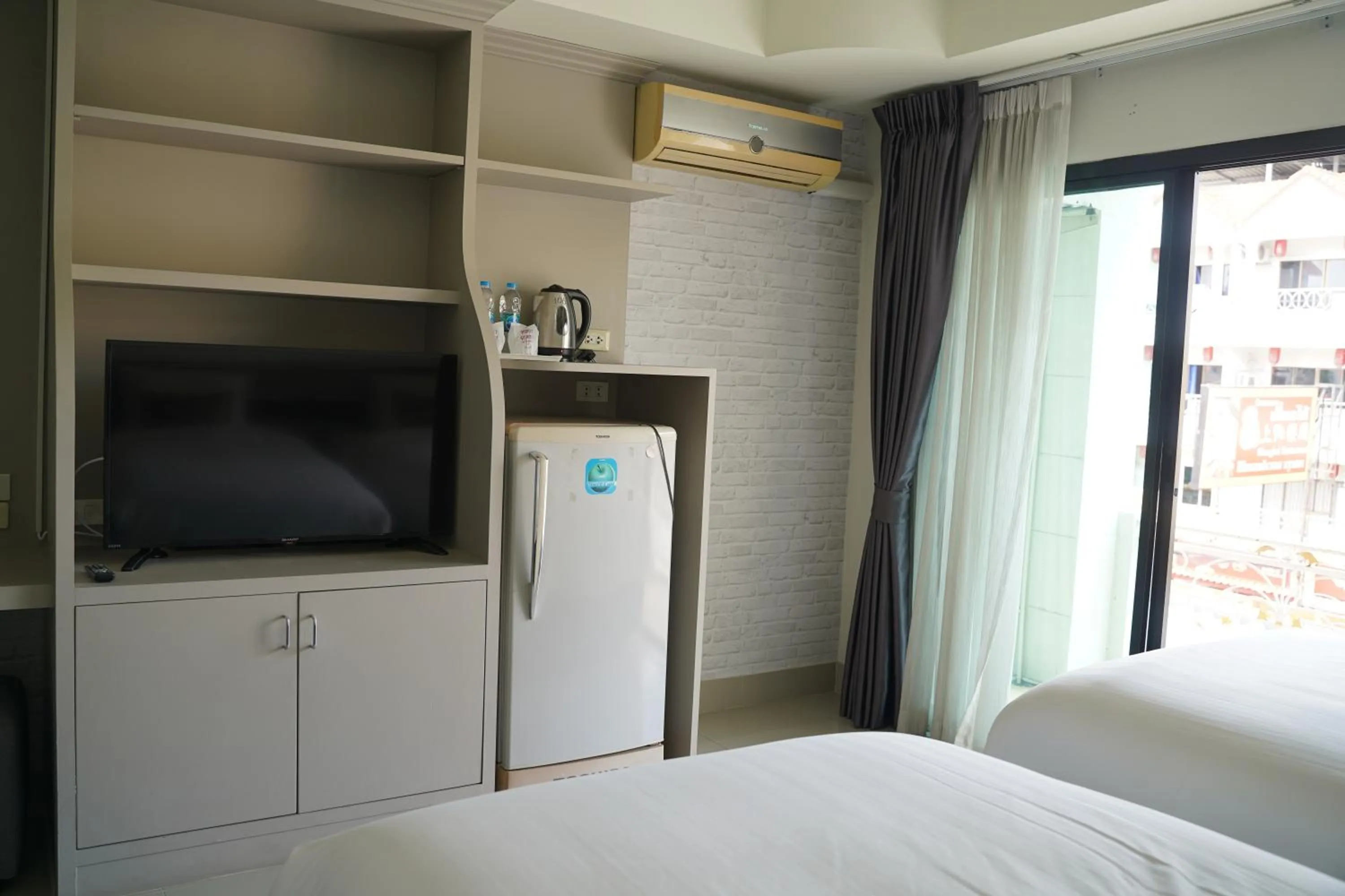 Bedroom, Bed in V Style Pattaya North Beach