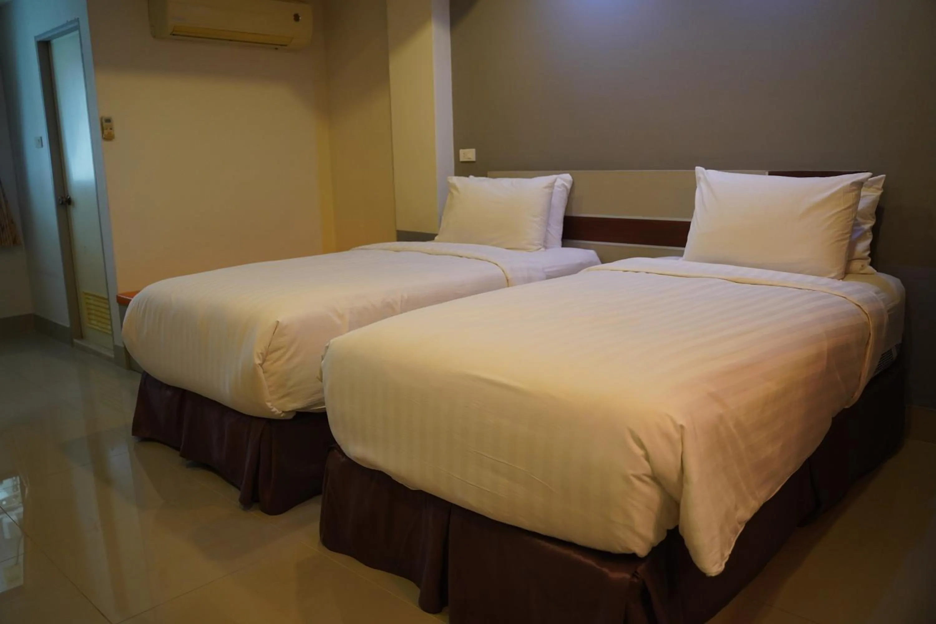 Bedroom, Bed in V Style Pattaya North Beach