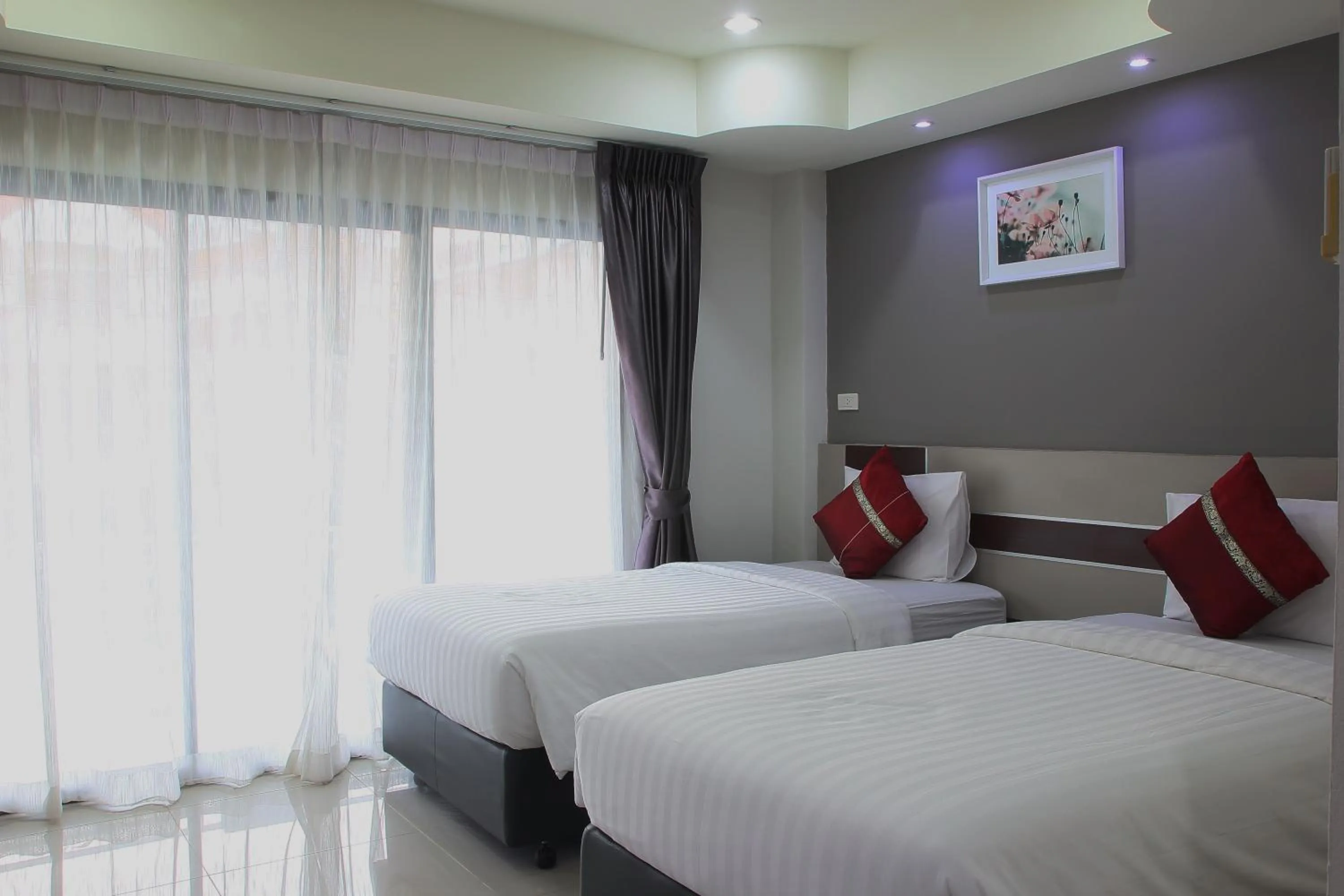 Bed in V Style Pattaya North Beach