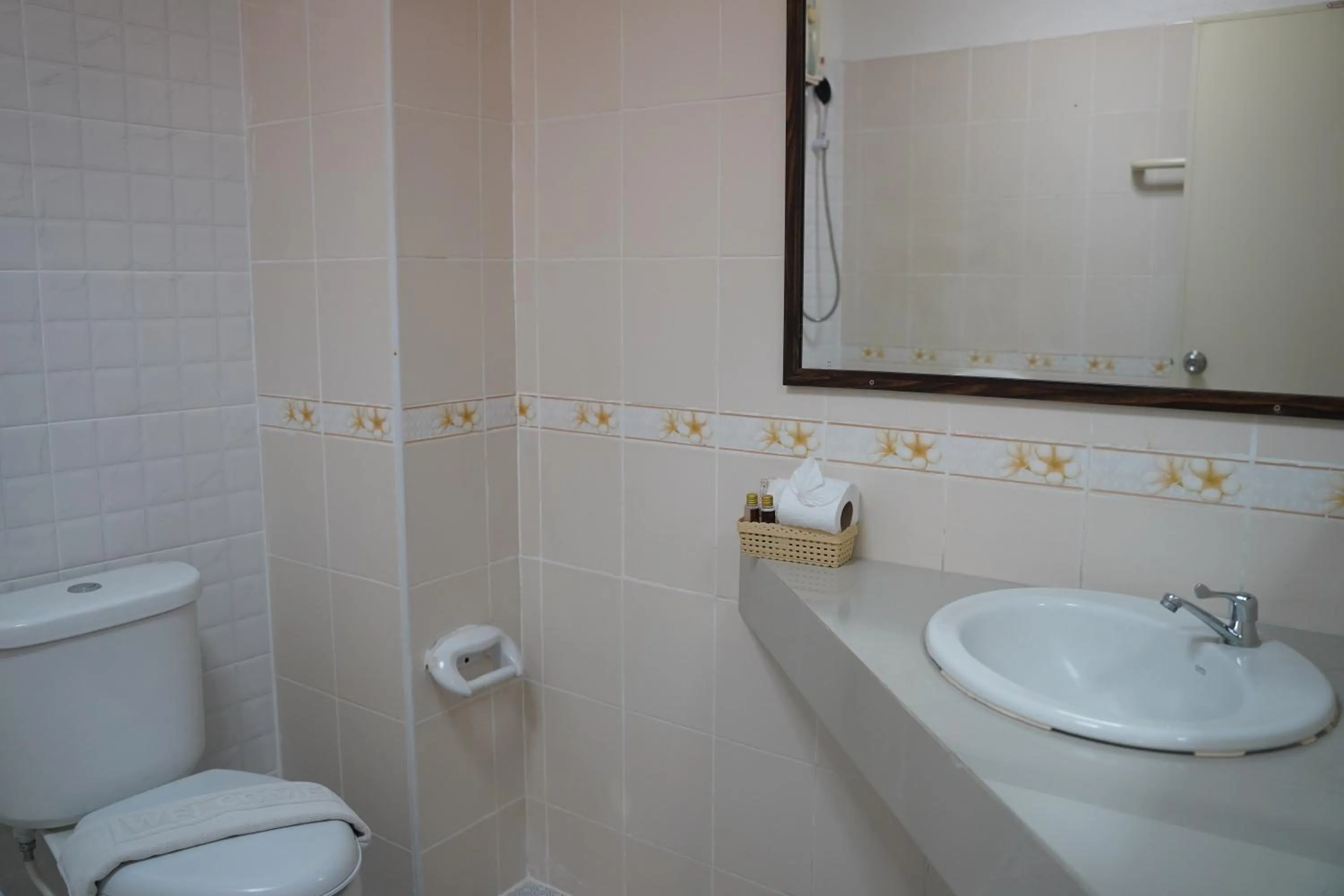 Toilet in V Style Pattaya North Beach