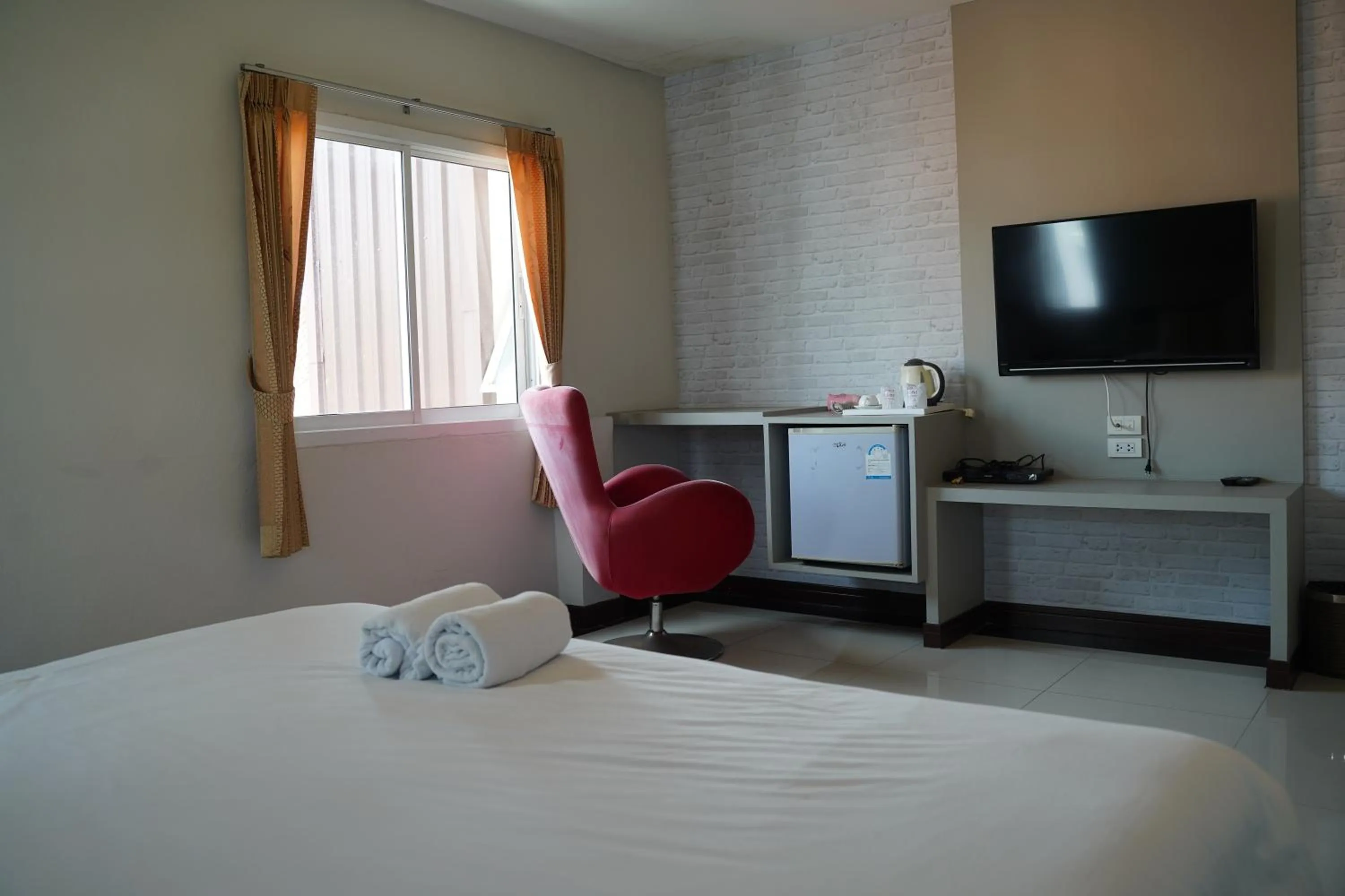 Bedroom, Bed in V Style Pattaya North Beach