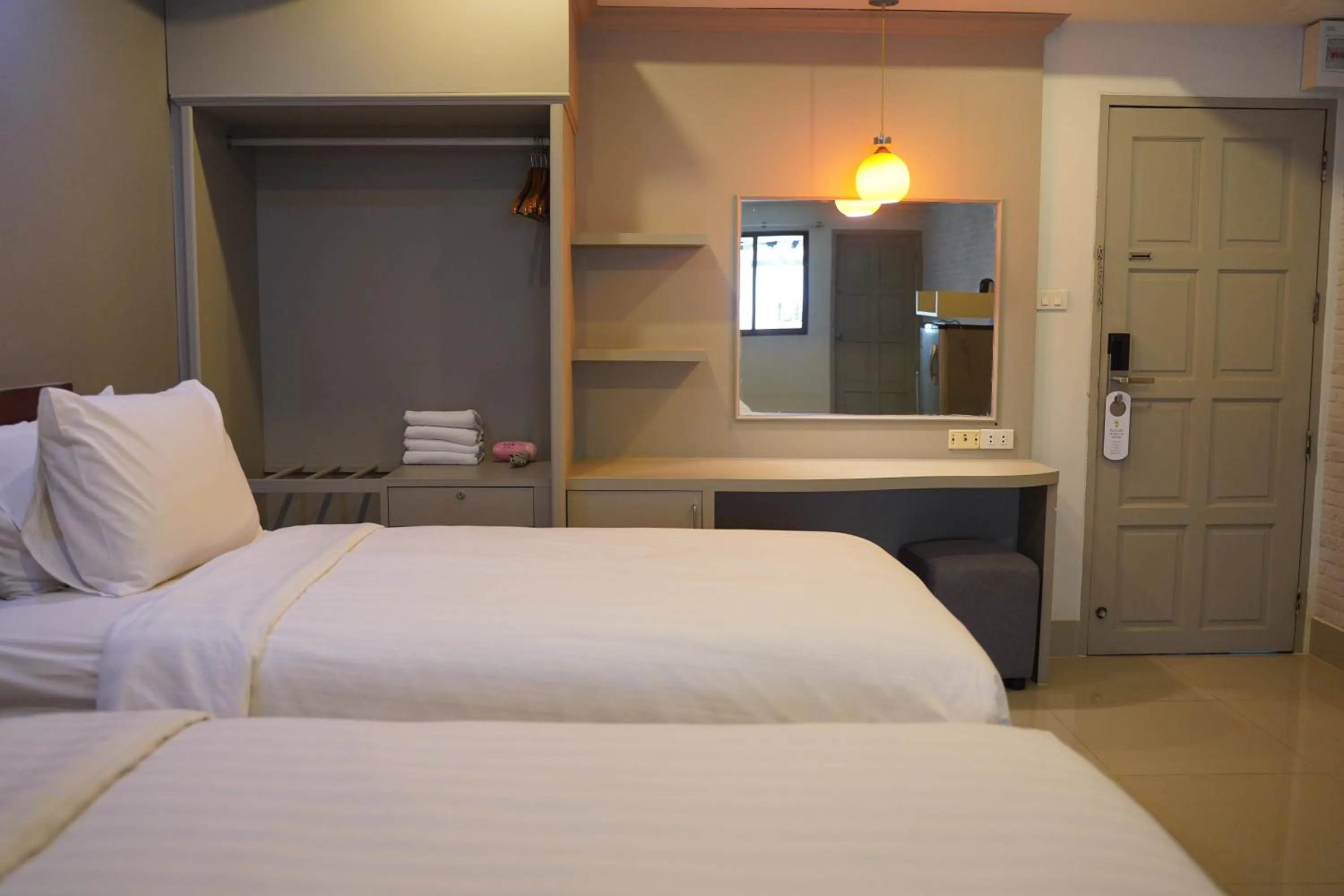 Bed in V Style Pattaya North Beach