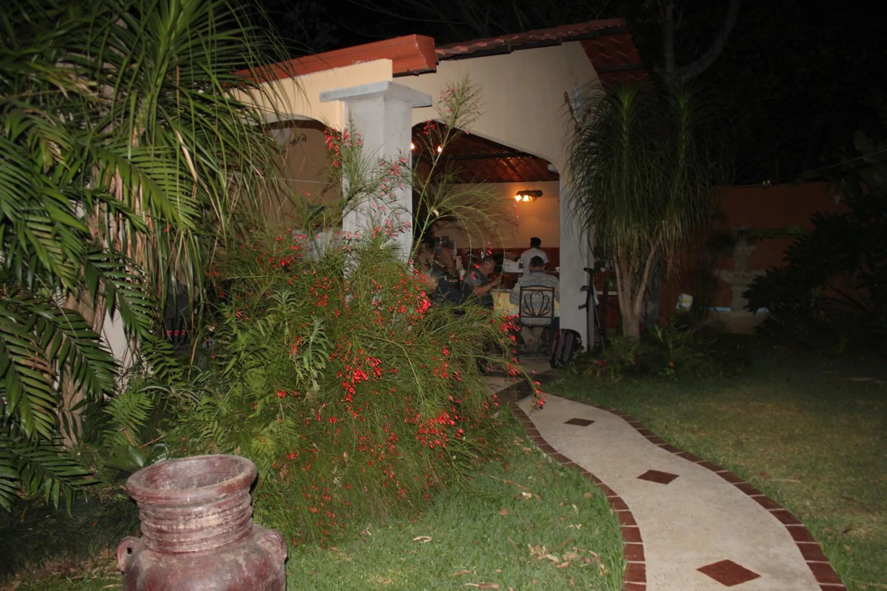 Restaurant/places to eat in Hotel Santa Maria Inn