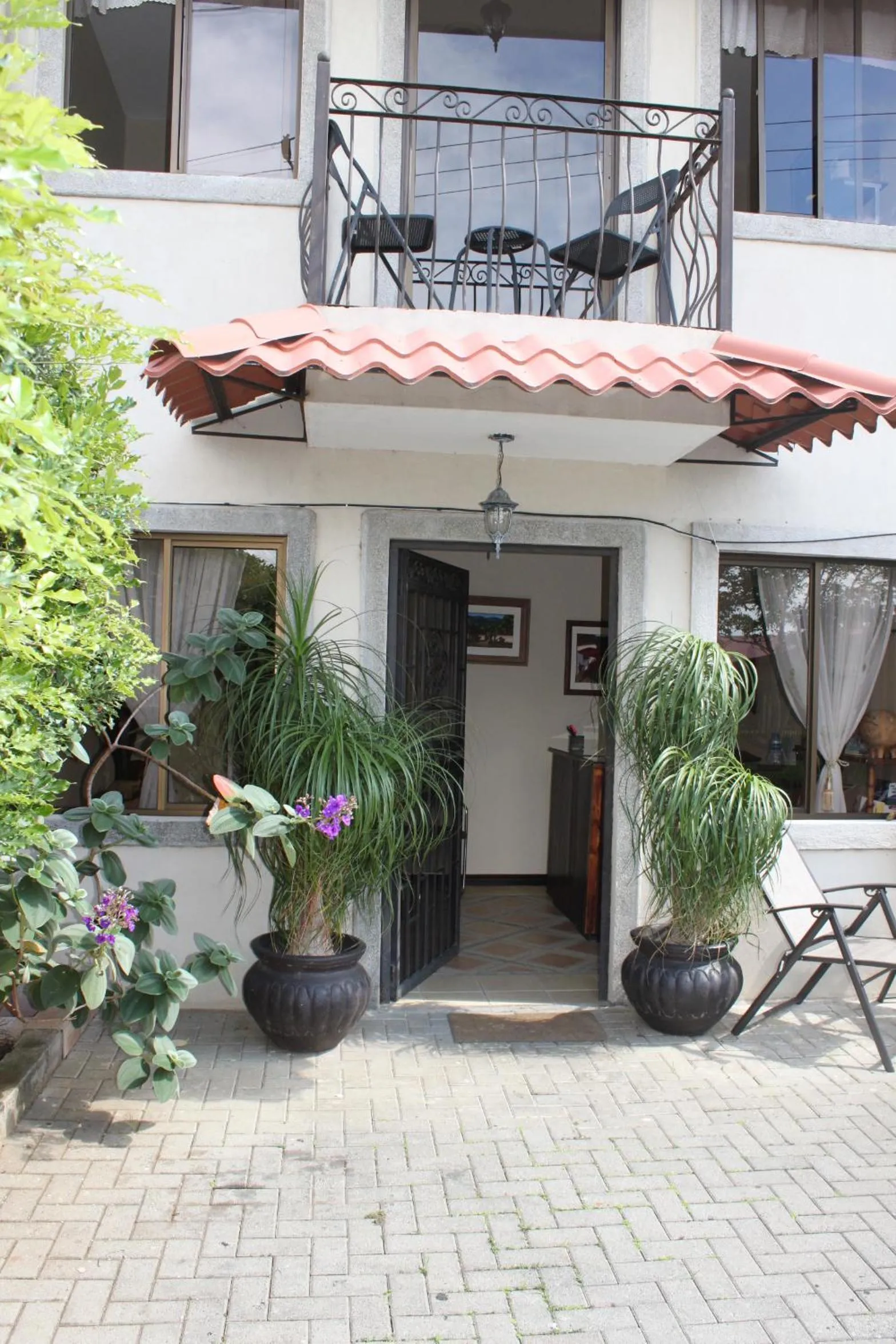 Facade/entrance in Hotel Santa Maria Inn